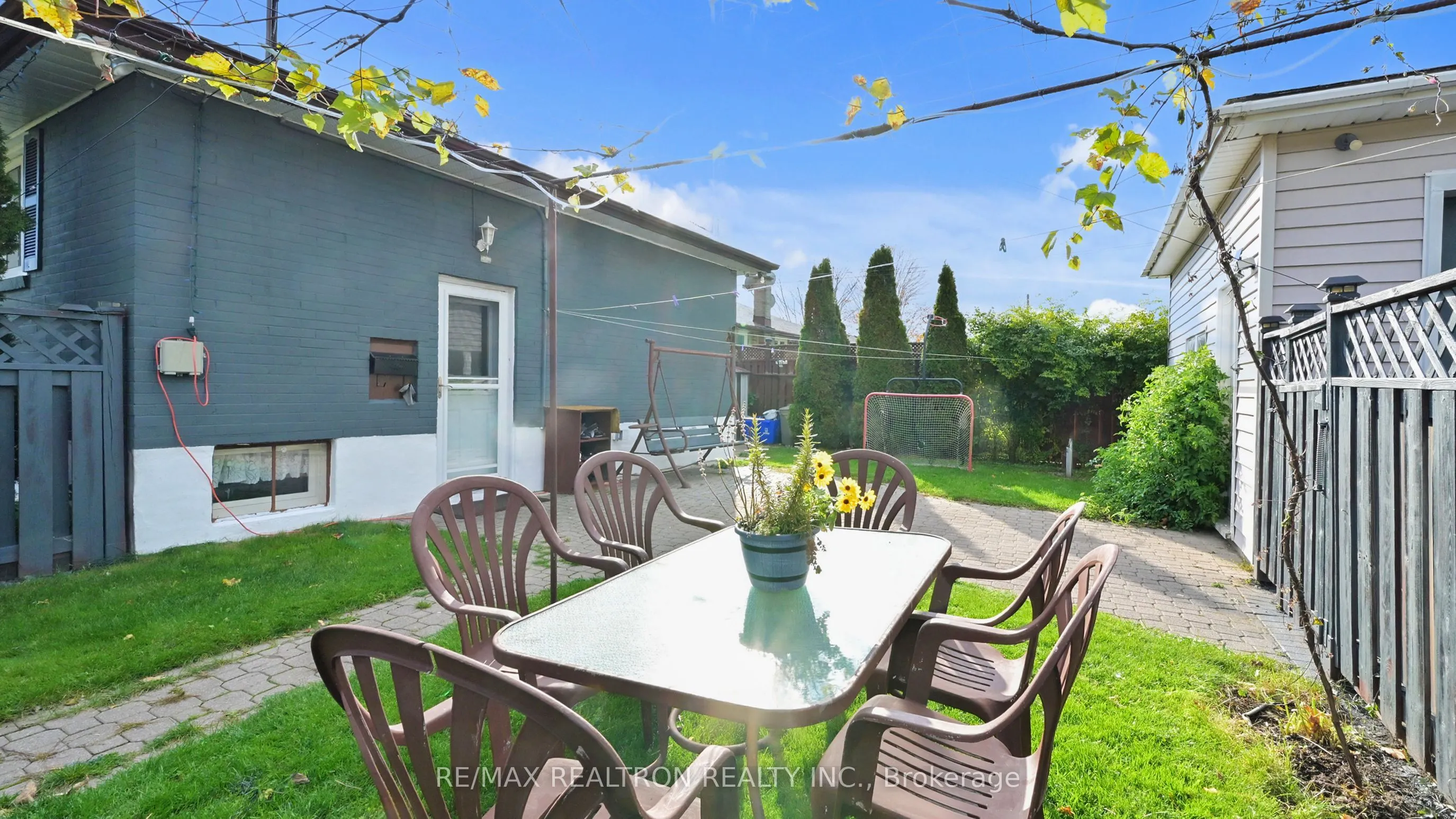 1370 Lakefield Street