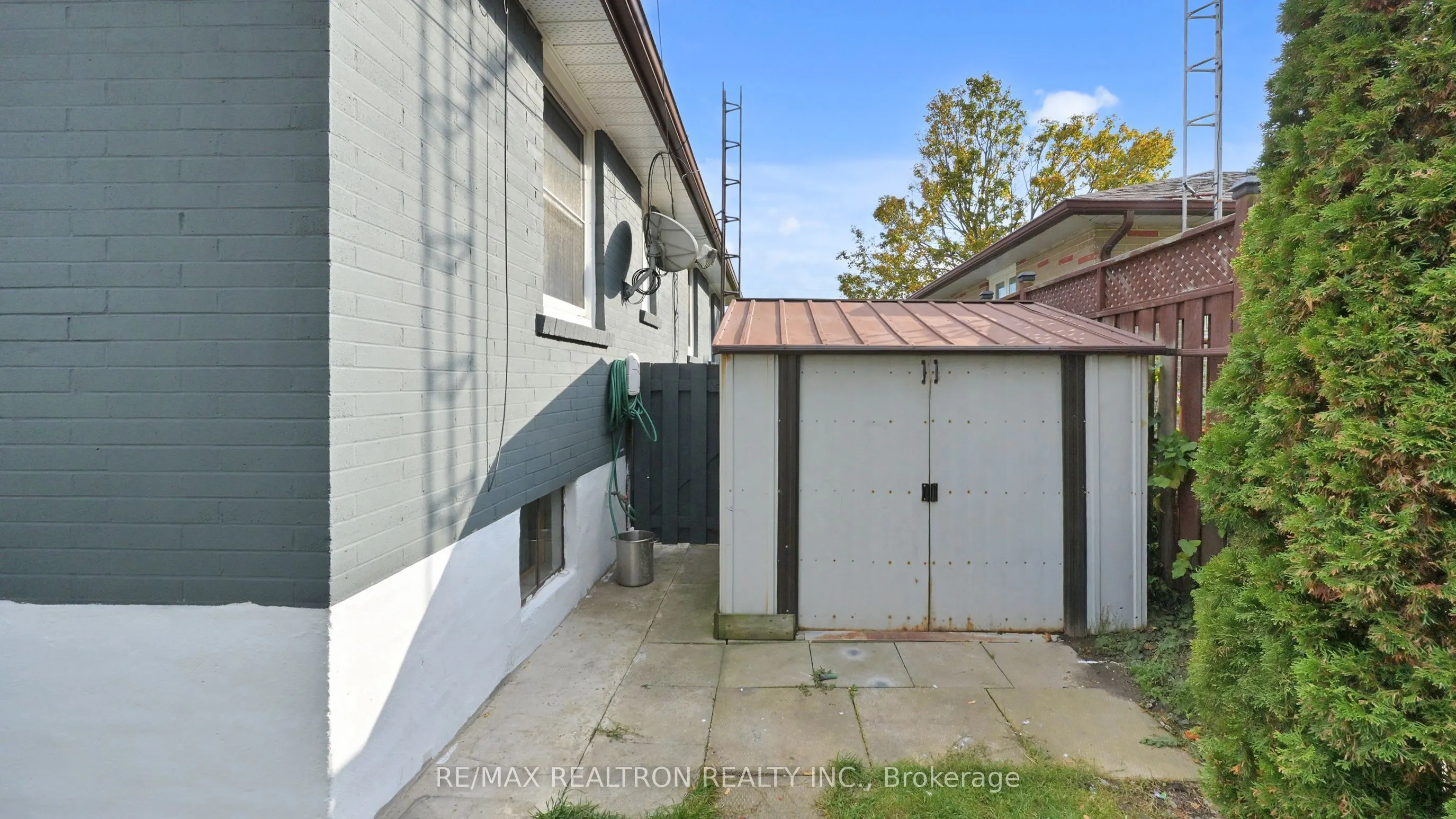 1370 Lakefield Street