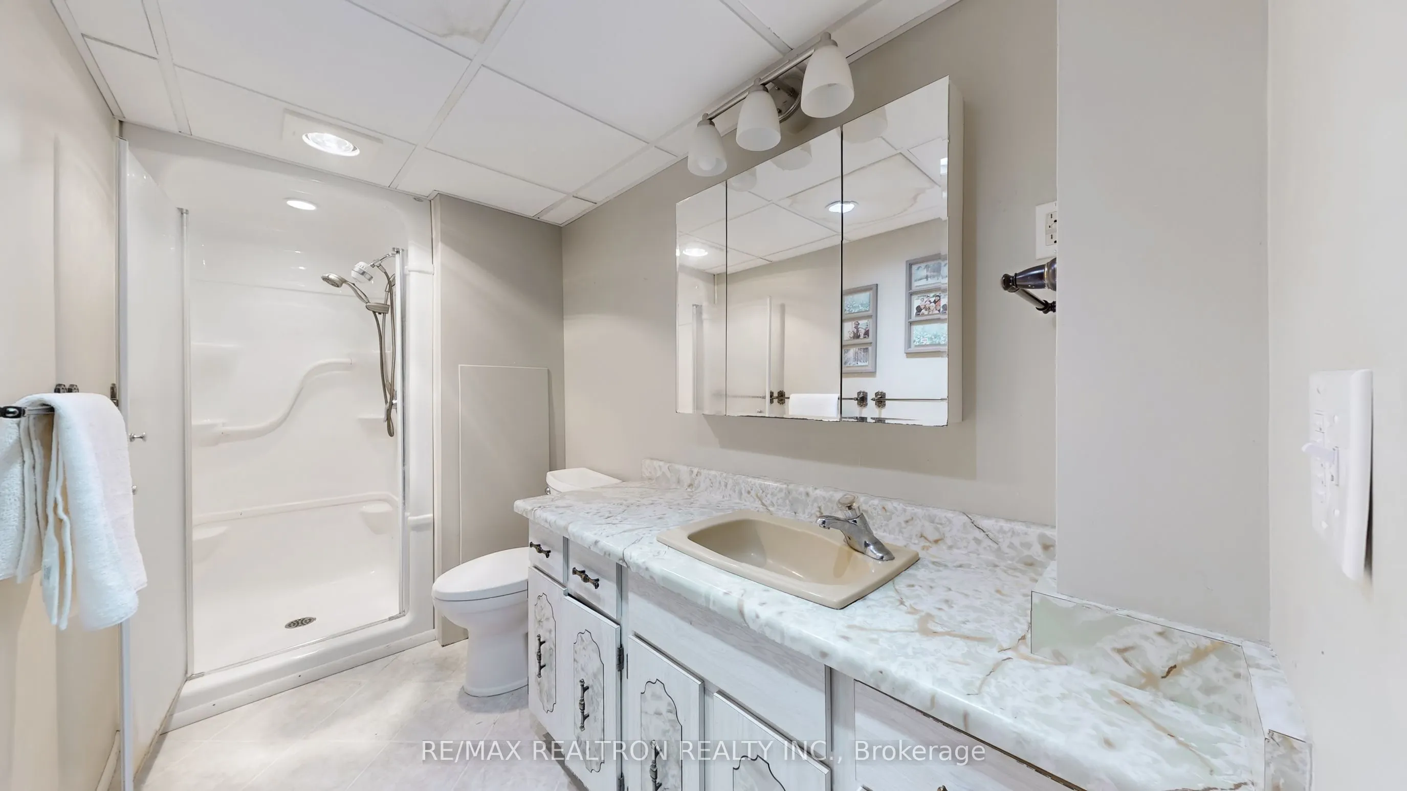 1370 Lakefield Street