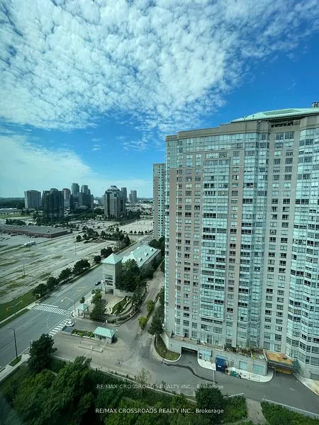 18 Lee Centre Drive, #PH108
