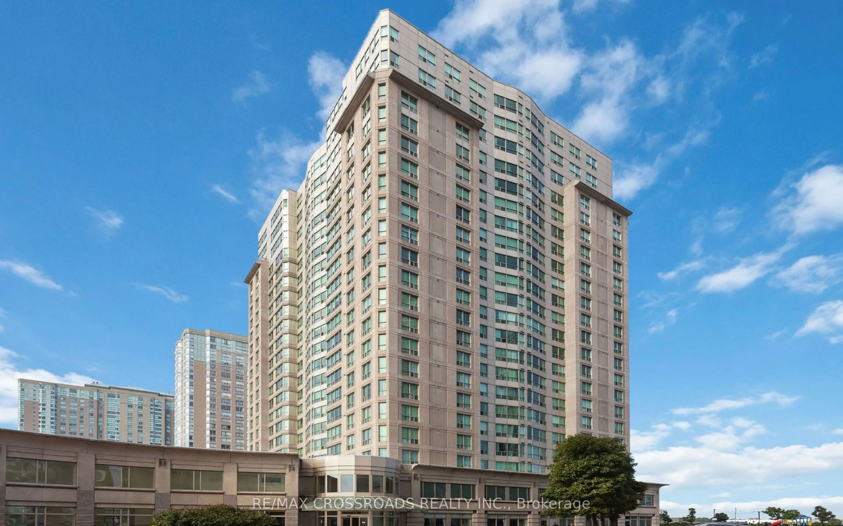 18 Lee Centre Drive, #PH108