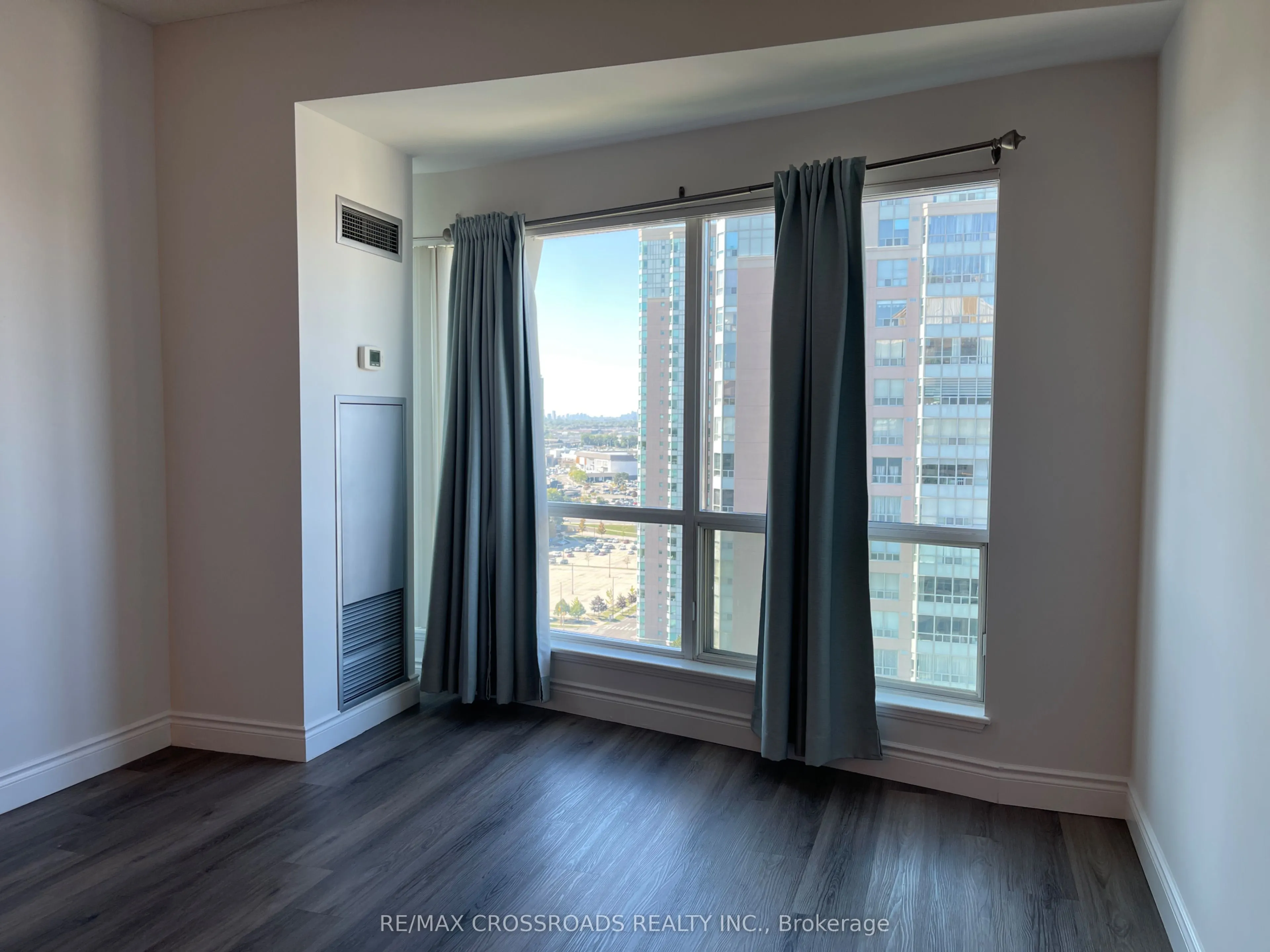 18 Lee Centre Drive, #PH108