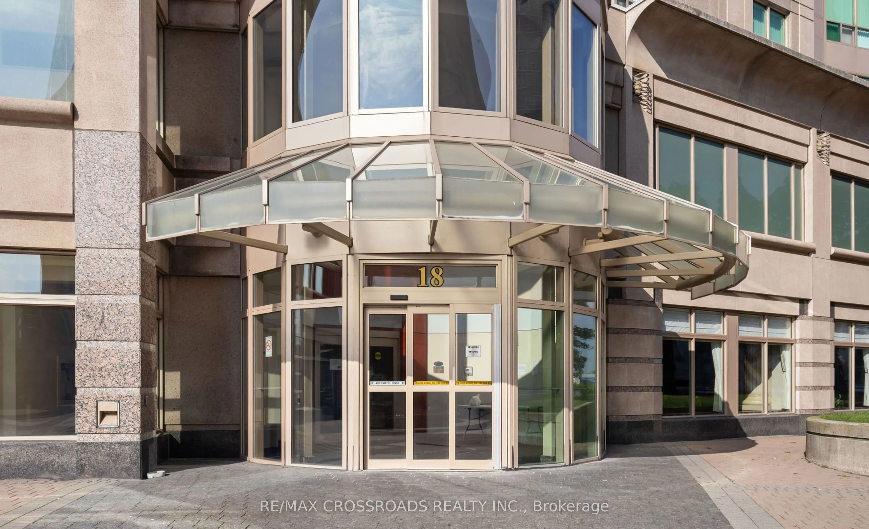18 Lee Centre Drive, #PH108