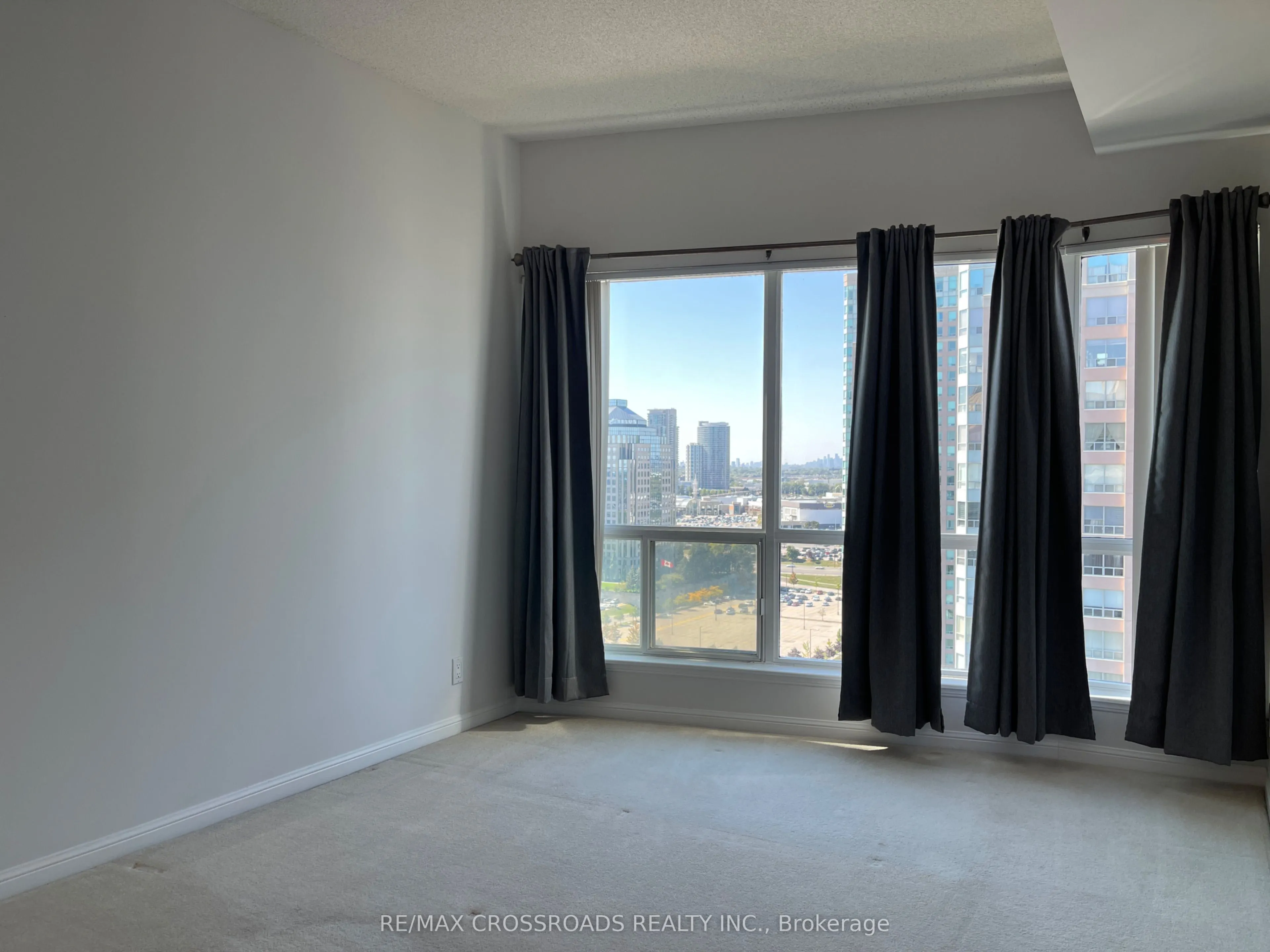 18 Lee Centre Drive, #PH108