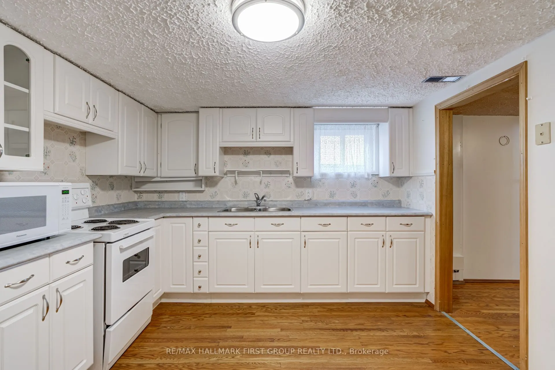 215 Guelph Street