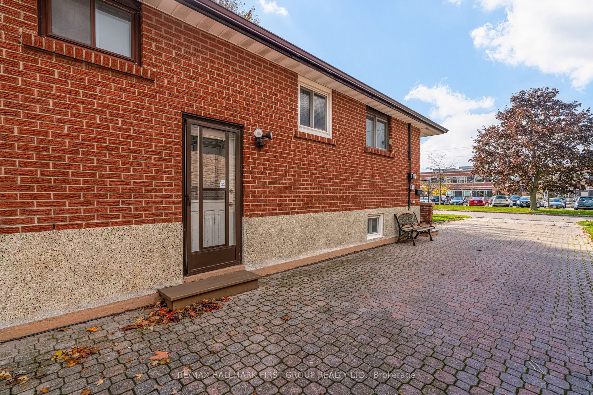 215 Guelph Street