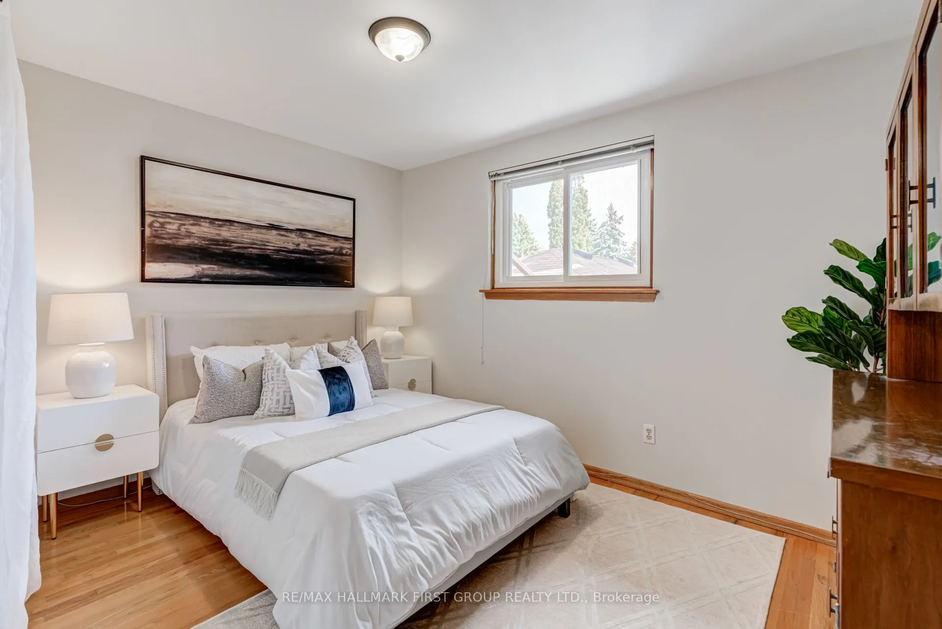 215 Guelph Street