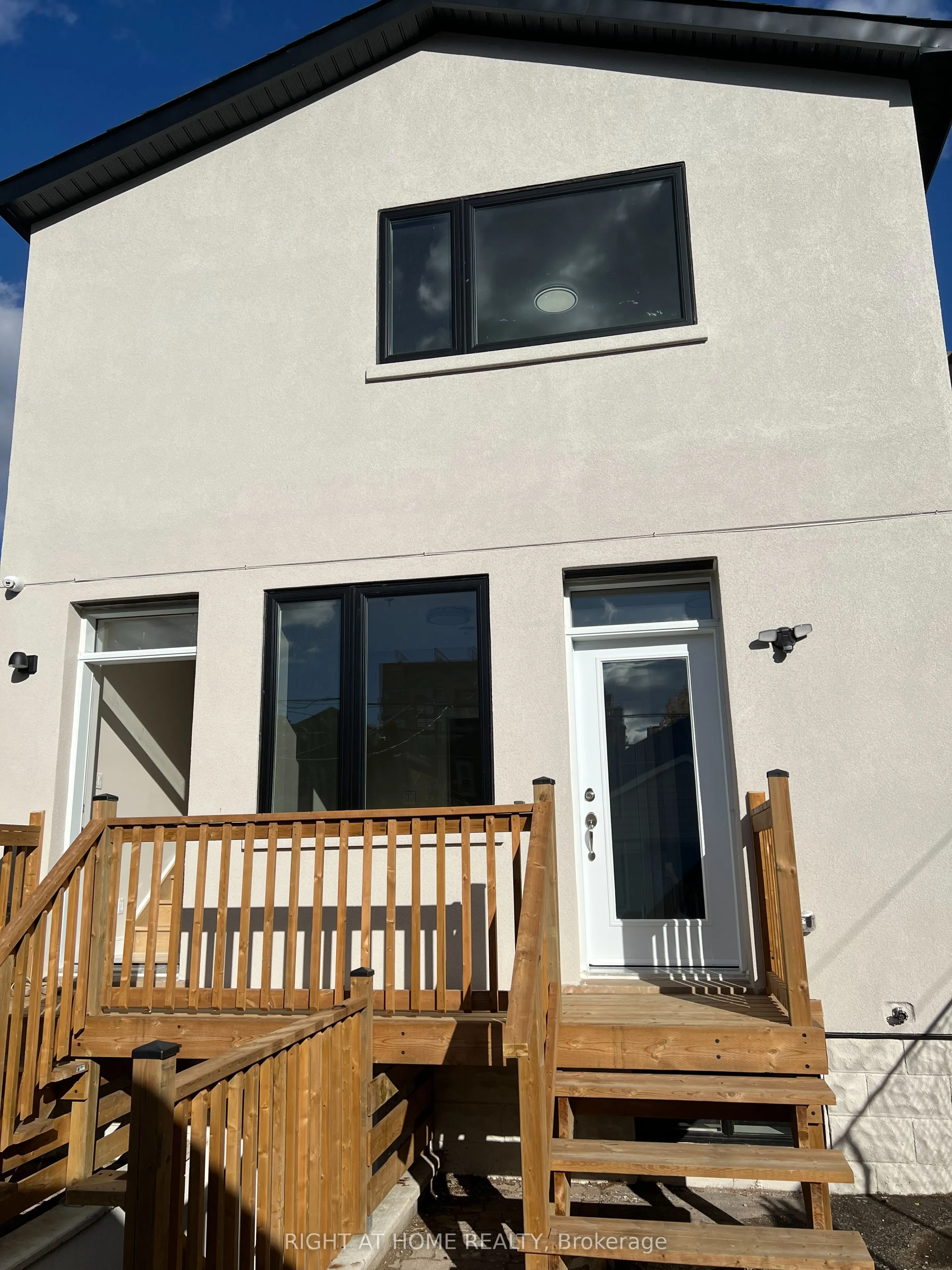 32 Cadorna Avenue, #2