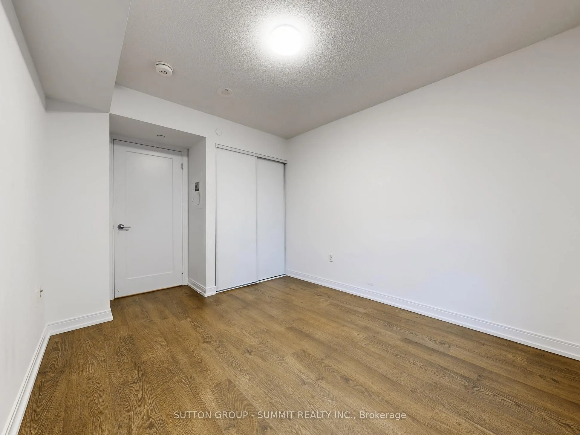 275 VILLAGE GREEN Square, #1717