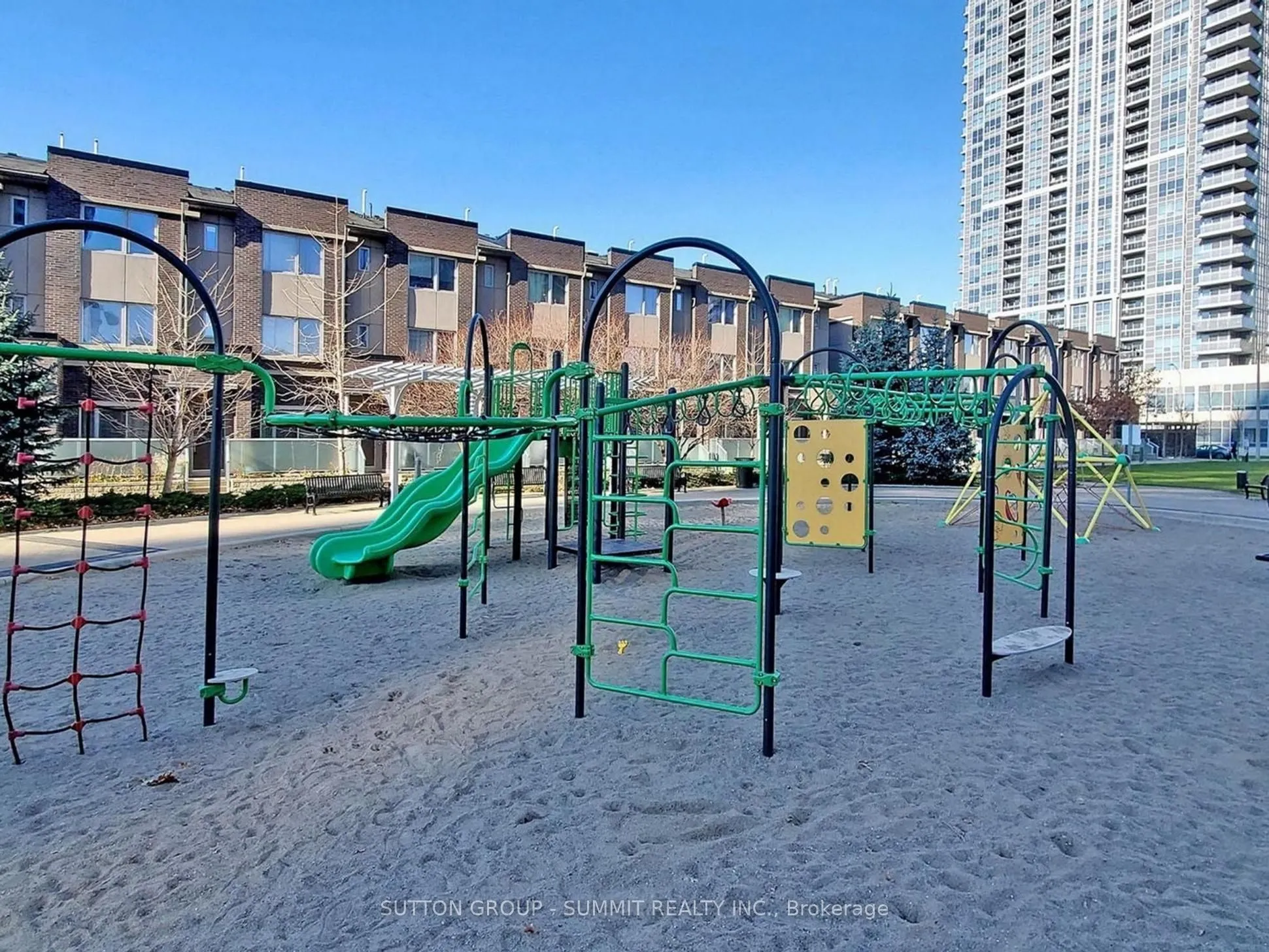 275 VILLAGE GREEN Square, #1717