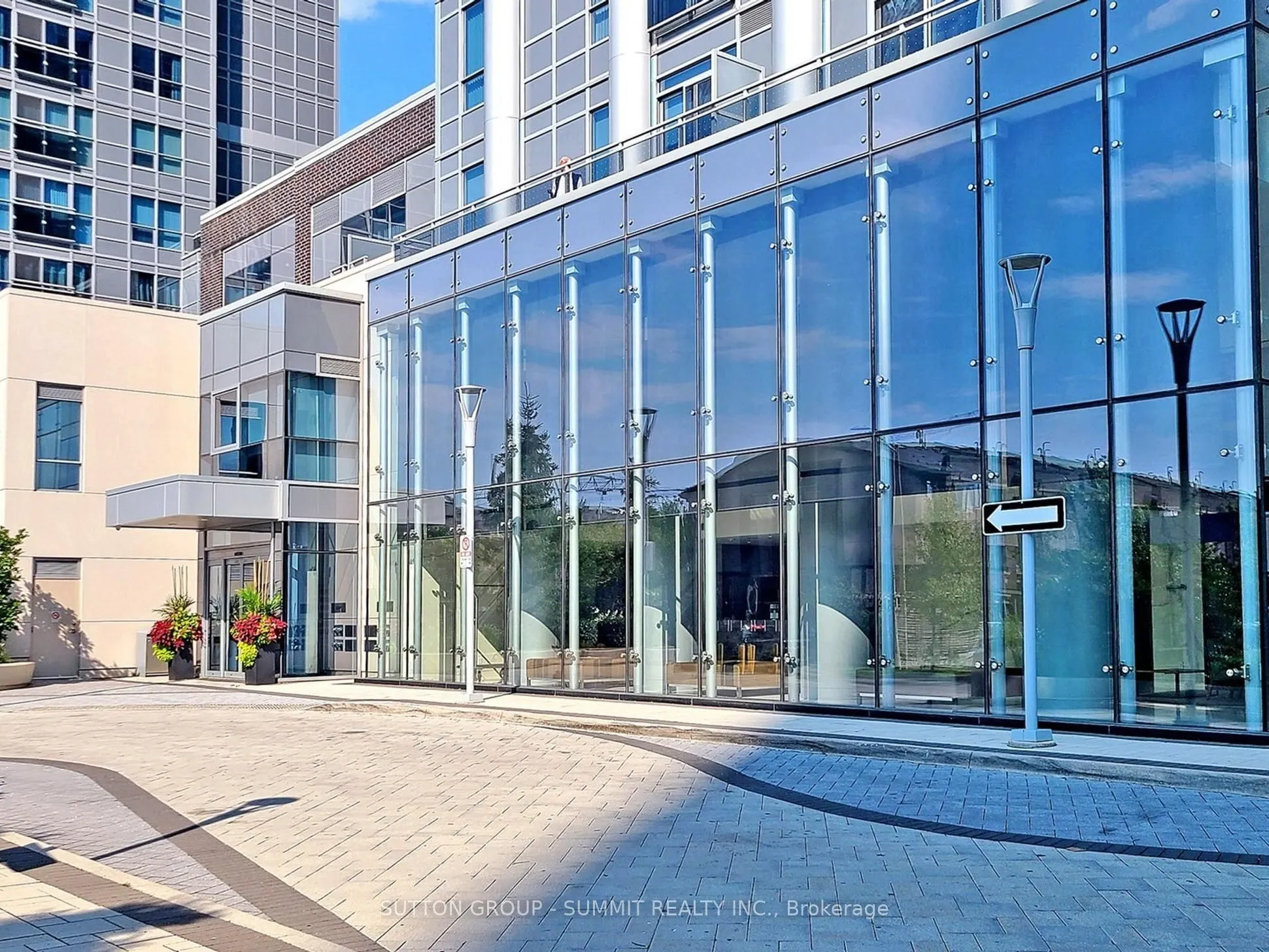 275 VILLAGE GREEN Square, #1717