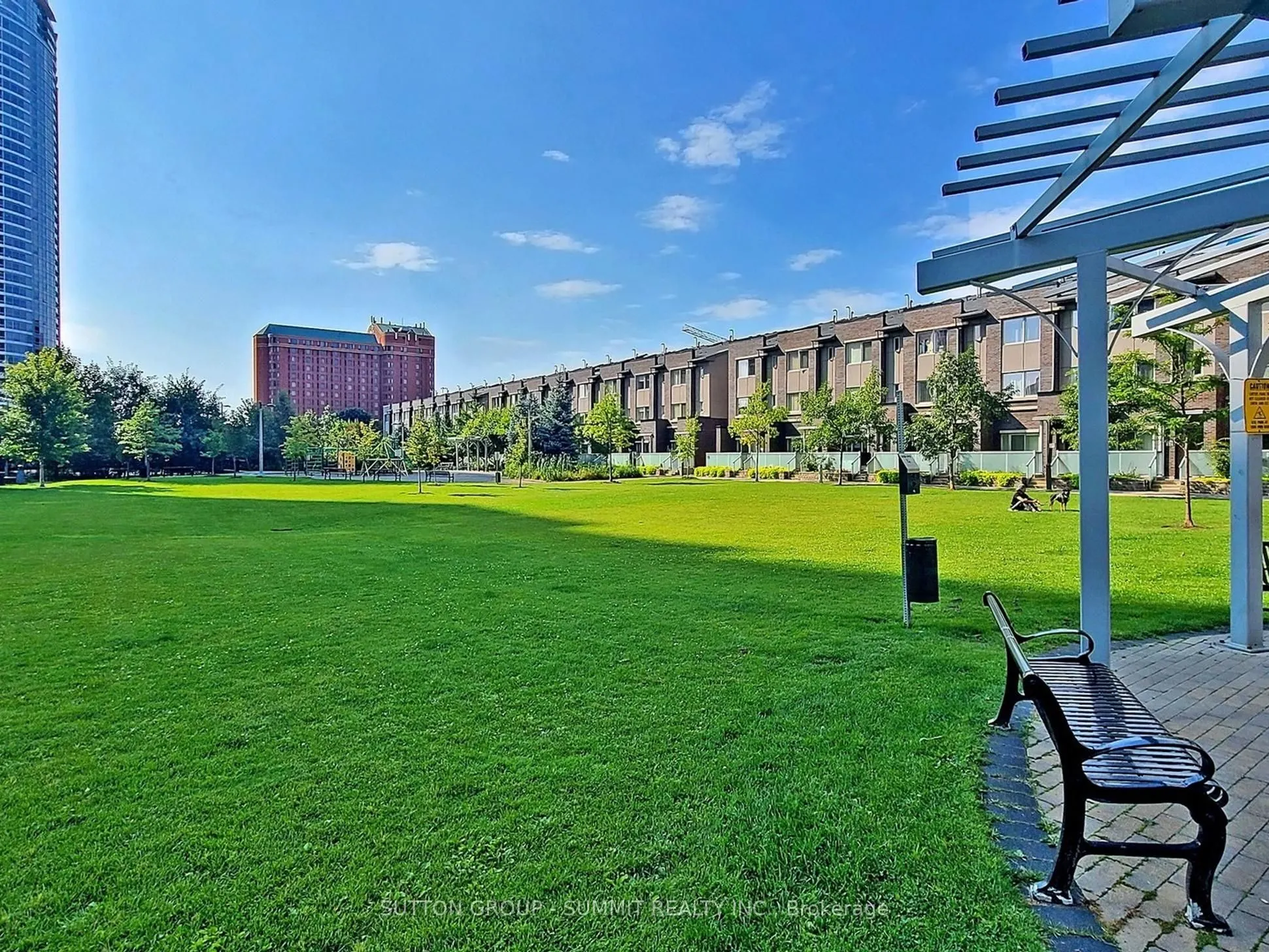 275 VILLAGE GREEN Square, #1717