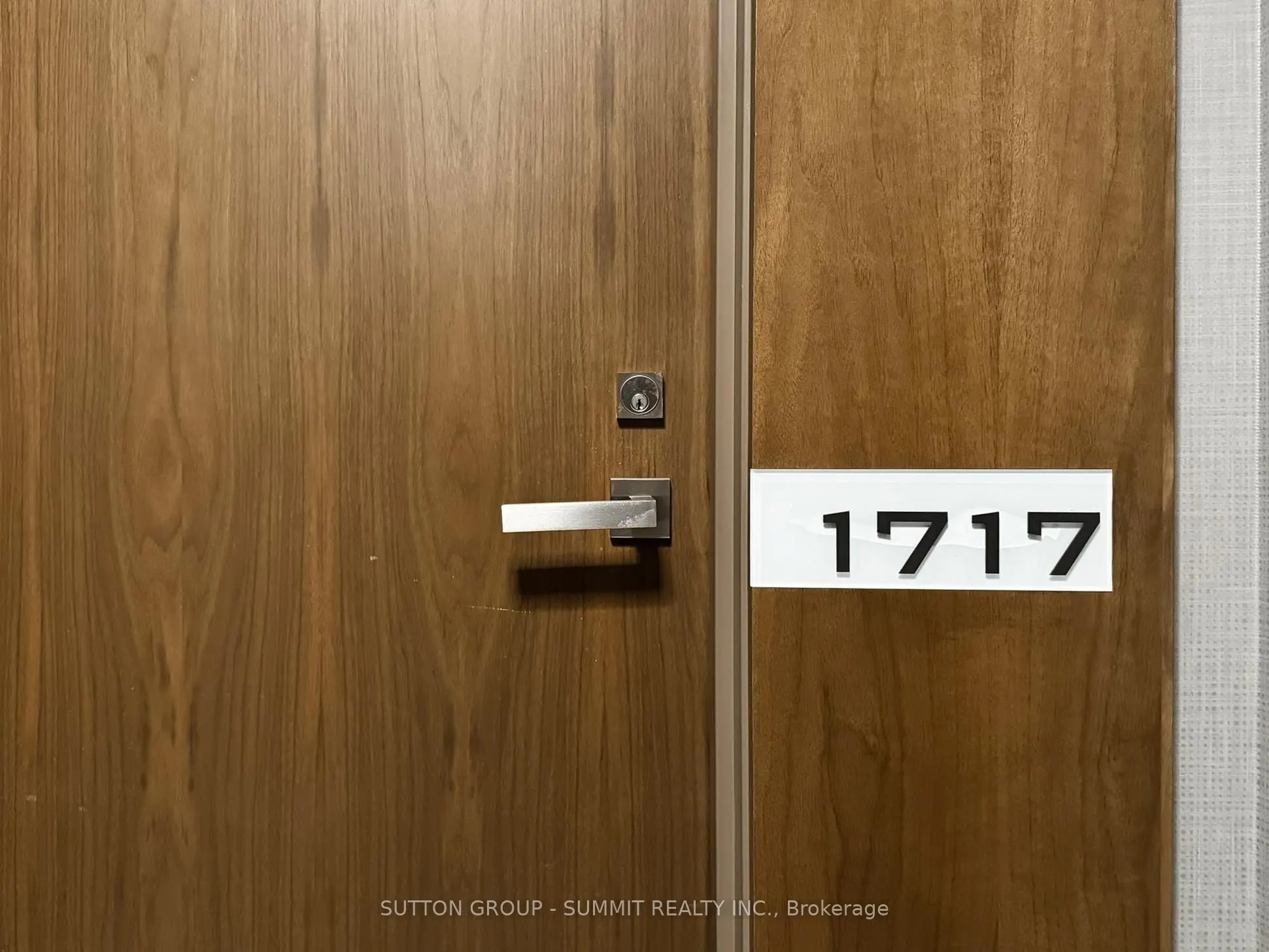 275 VILLAGE GREEN Square, #1717