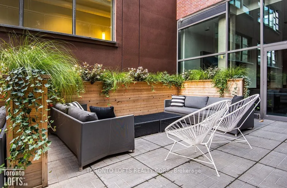 90 Broadview Avenue, #611