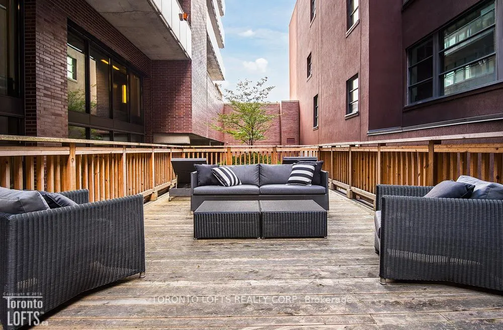 90 Broadview Avenue, #611