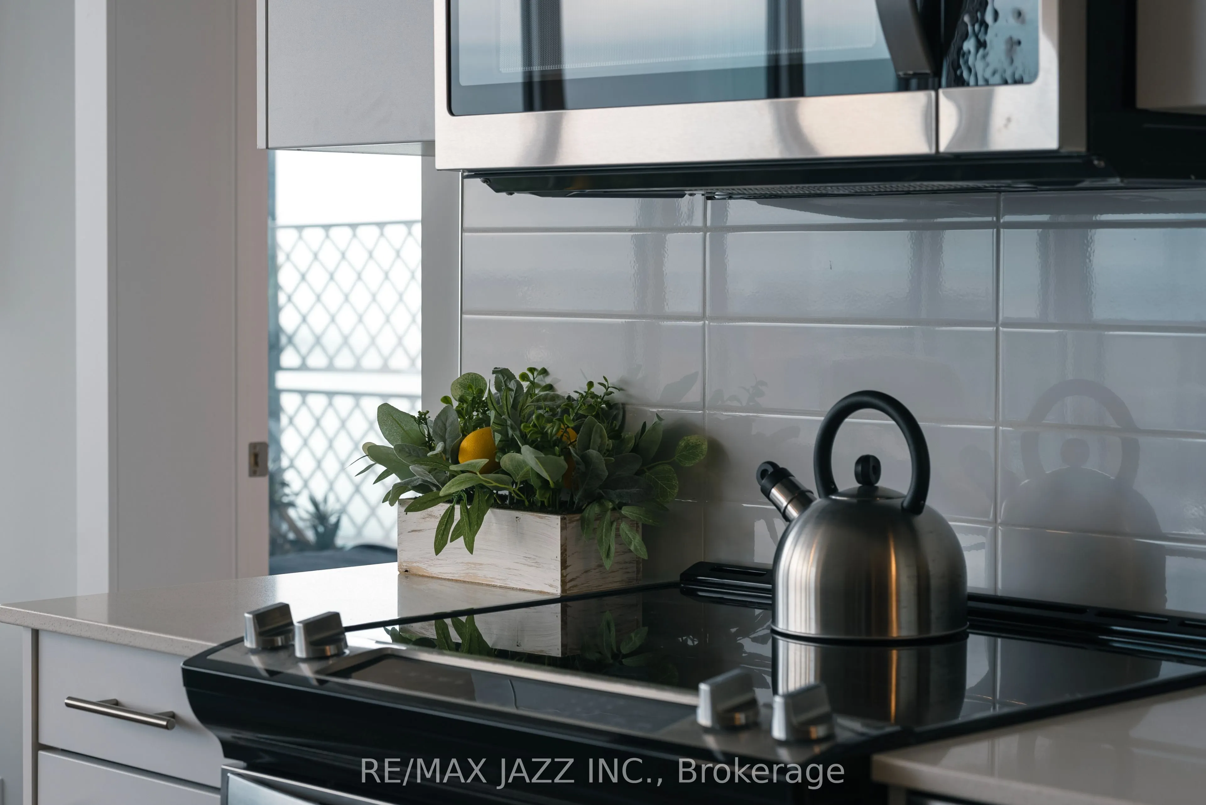 80 Bond Street E, #1612