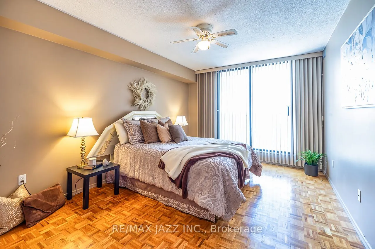 92 Church Street S, #PH 4