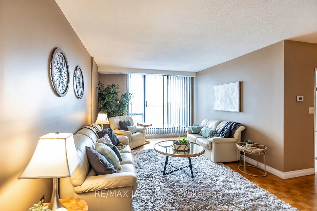 92 Church Street S, #PH 4