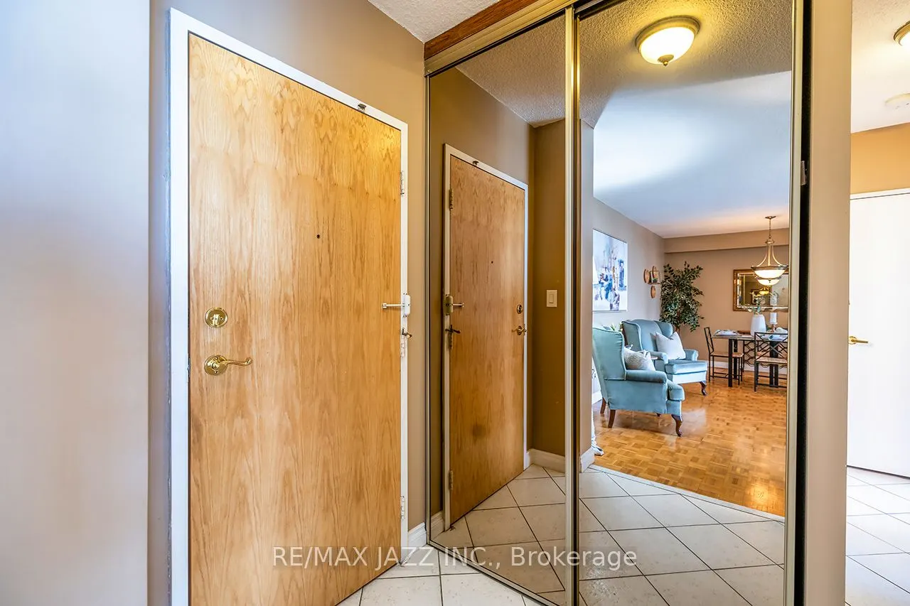 92 Church Street S, #PH 4