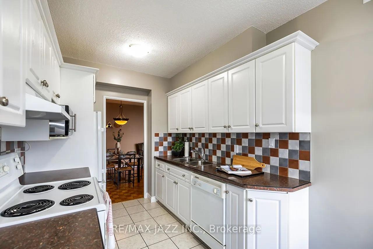 92 Church Street S, #PH 4