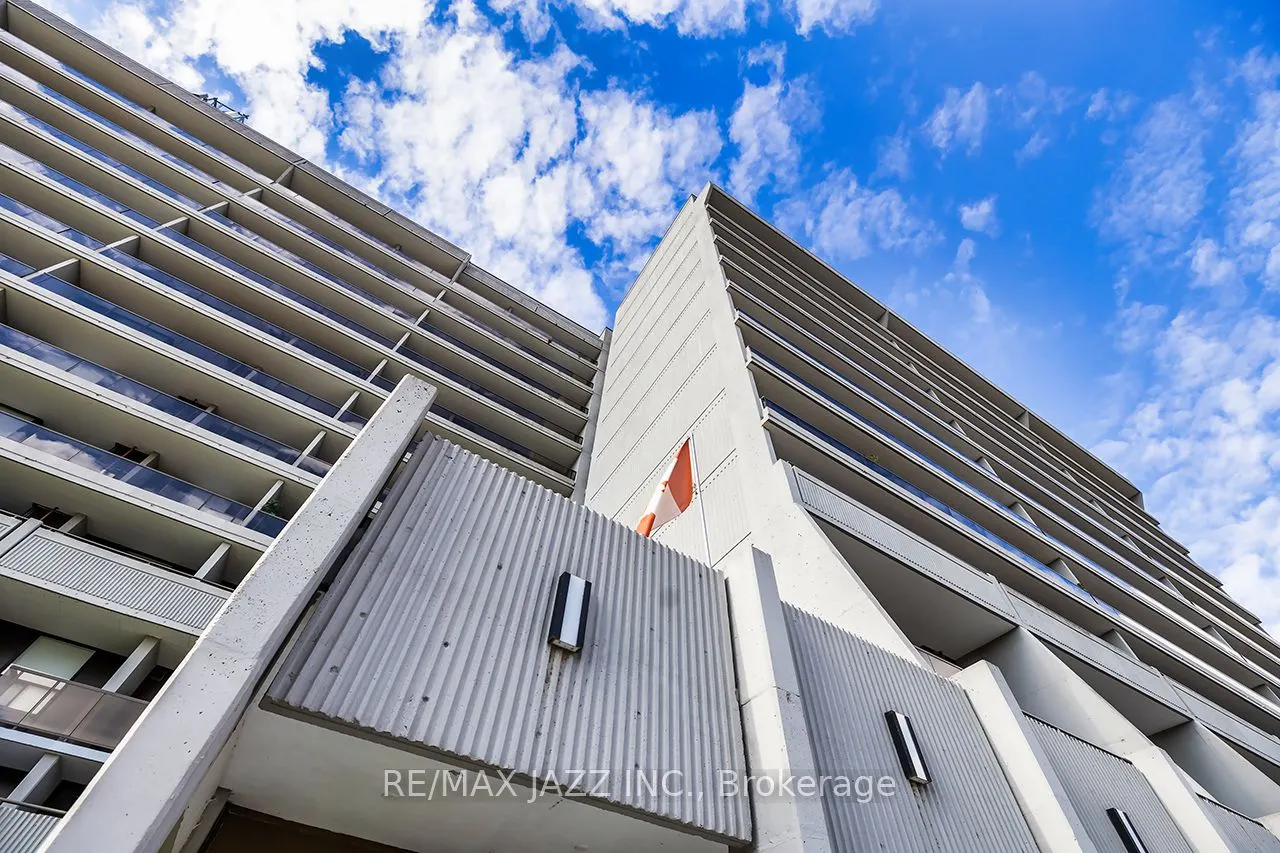 92 Church Street S, #PH 4