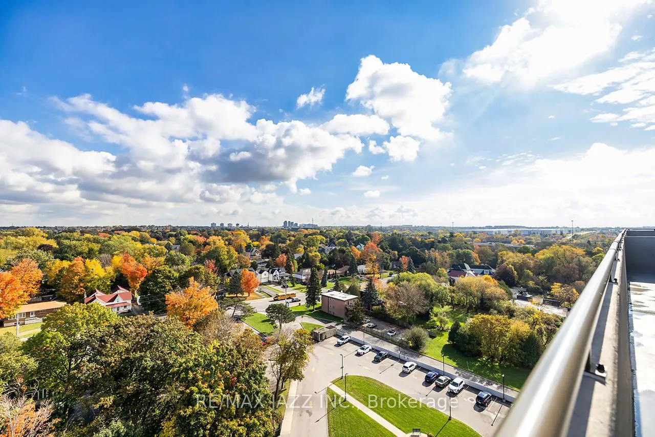 92 Church Street S, #PH 4