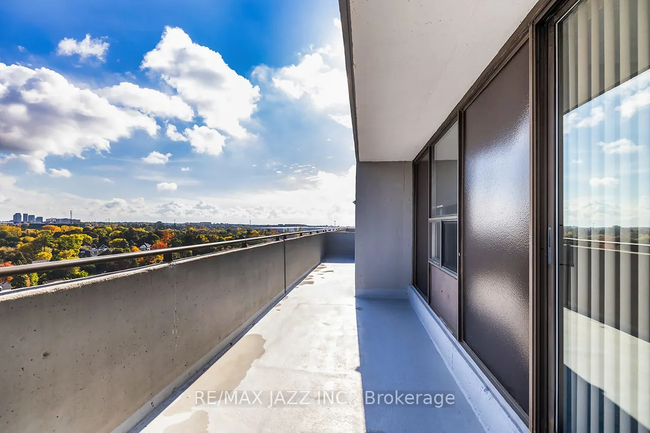 92 Church Street S, #PH 4