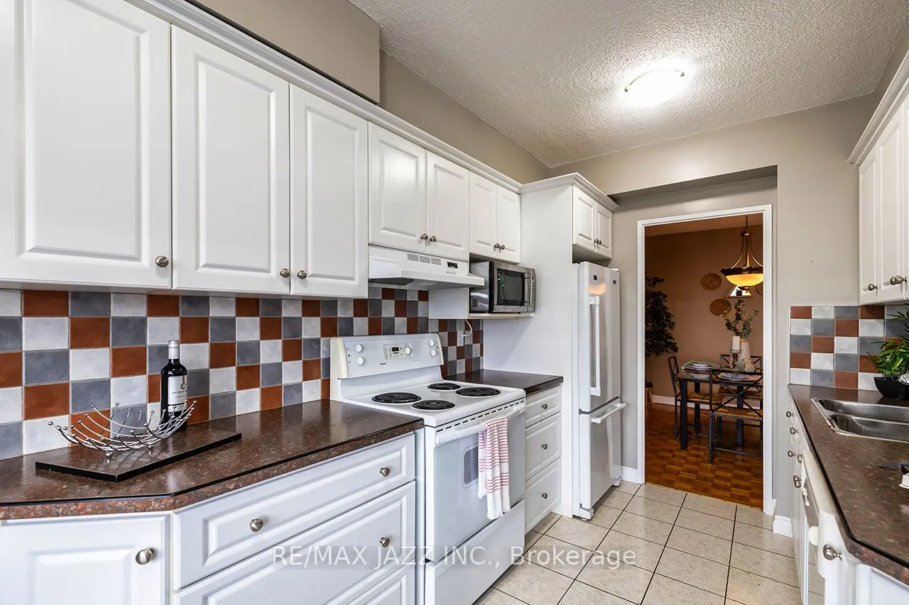 92 Church Street S, #PH 4