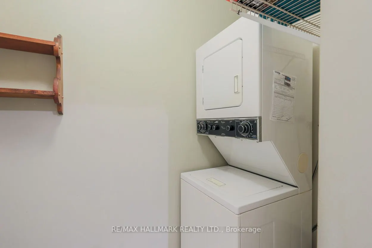 193 Lake Driveway Drive W, #201