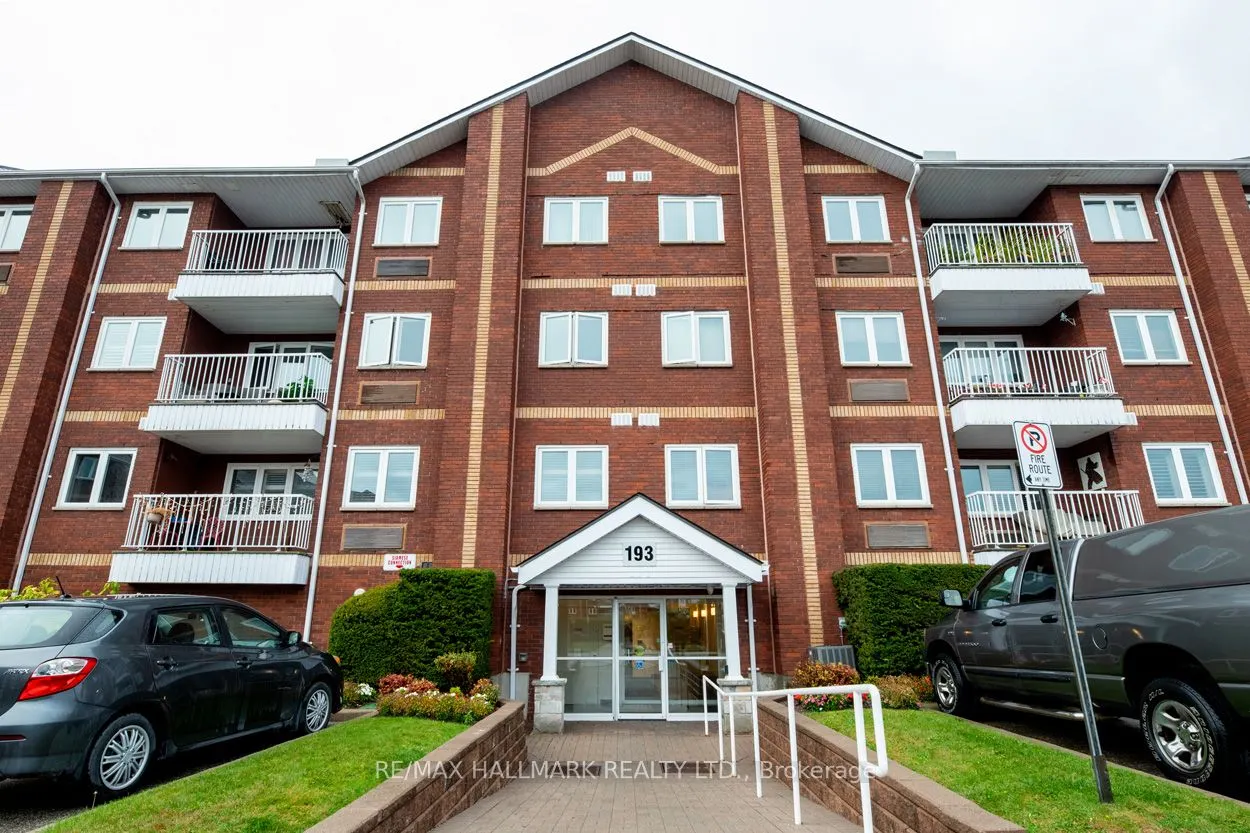 193 Lake Driveway Drive W, #201