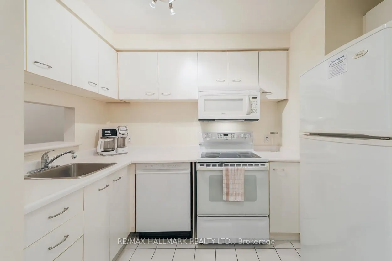 193 Lake Driveway Drive W, #201