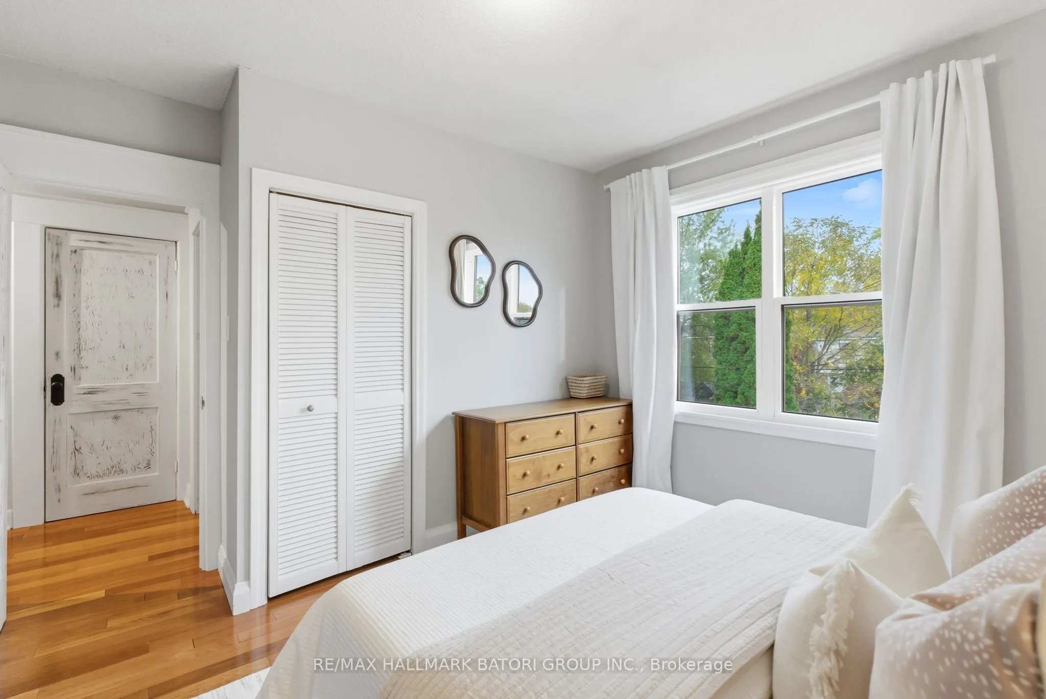 249 Glebeholme Boulevard