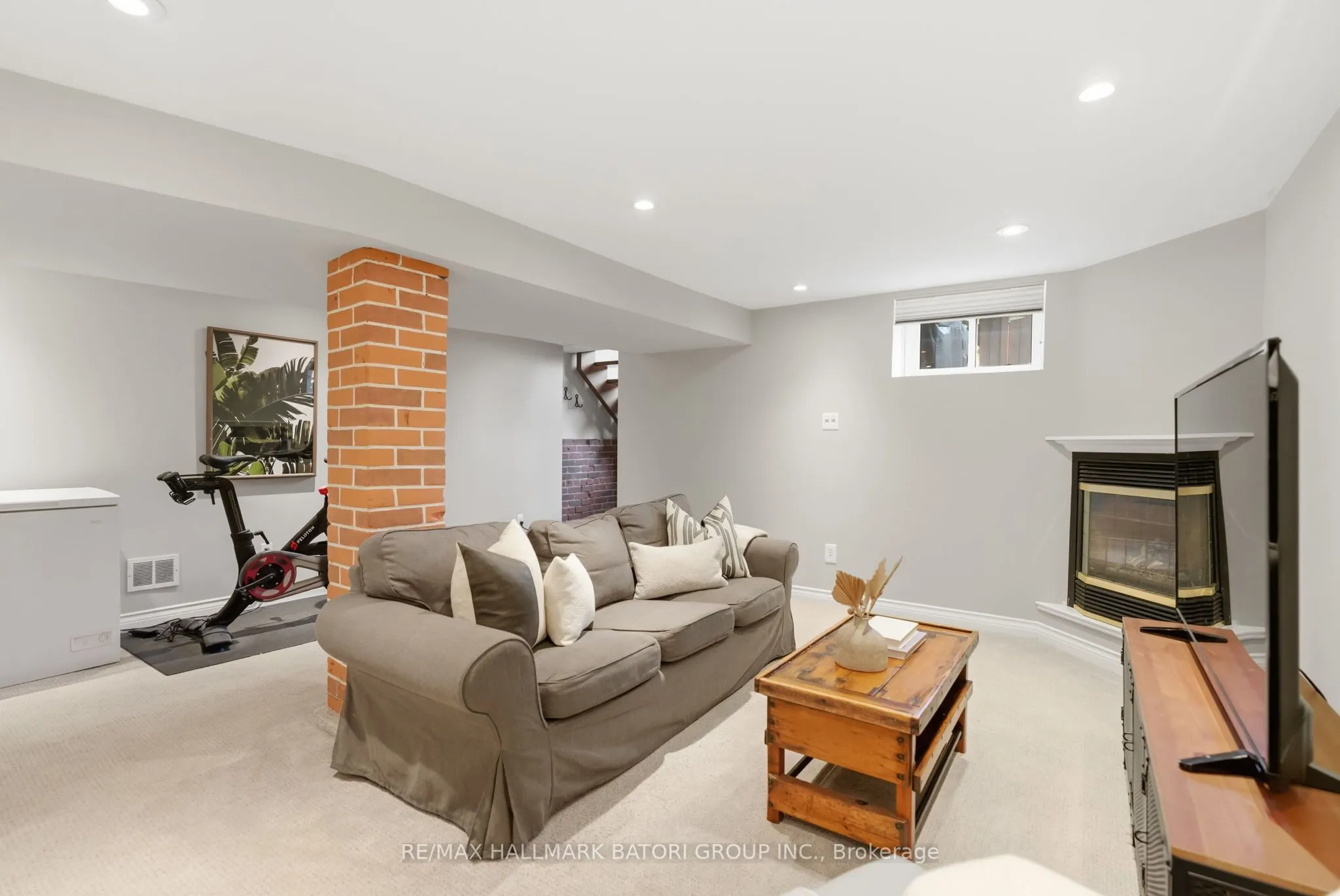249 Glebeholme Boulevard