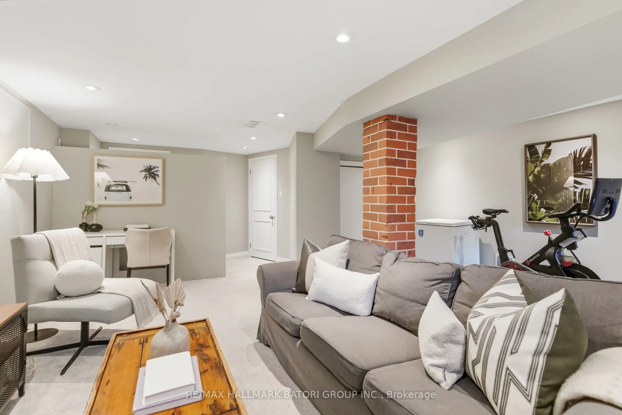 249 Glebeholme Boulevard