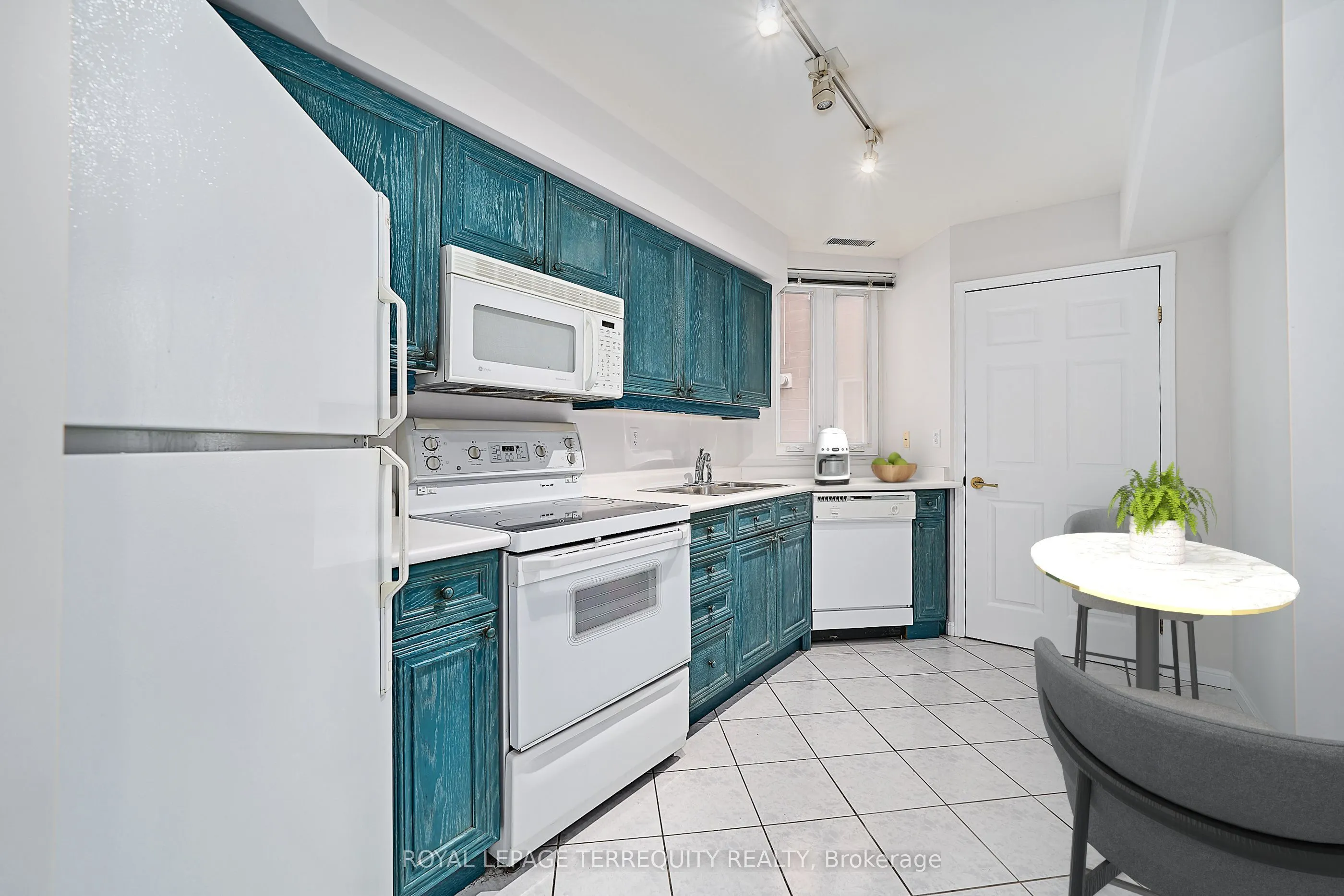 2365 Queen Street E, #203
