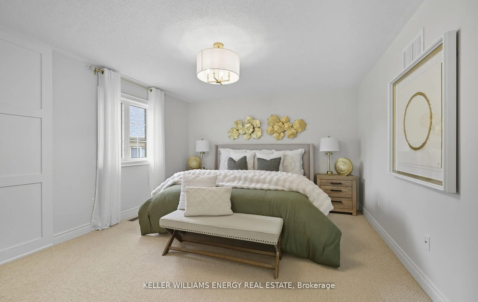 28 Coach Crescent