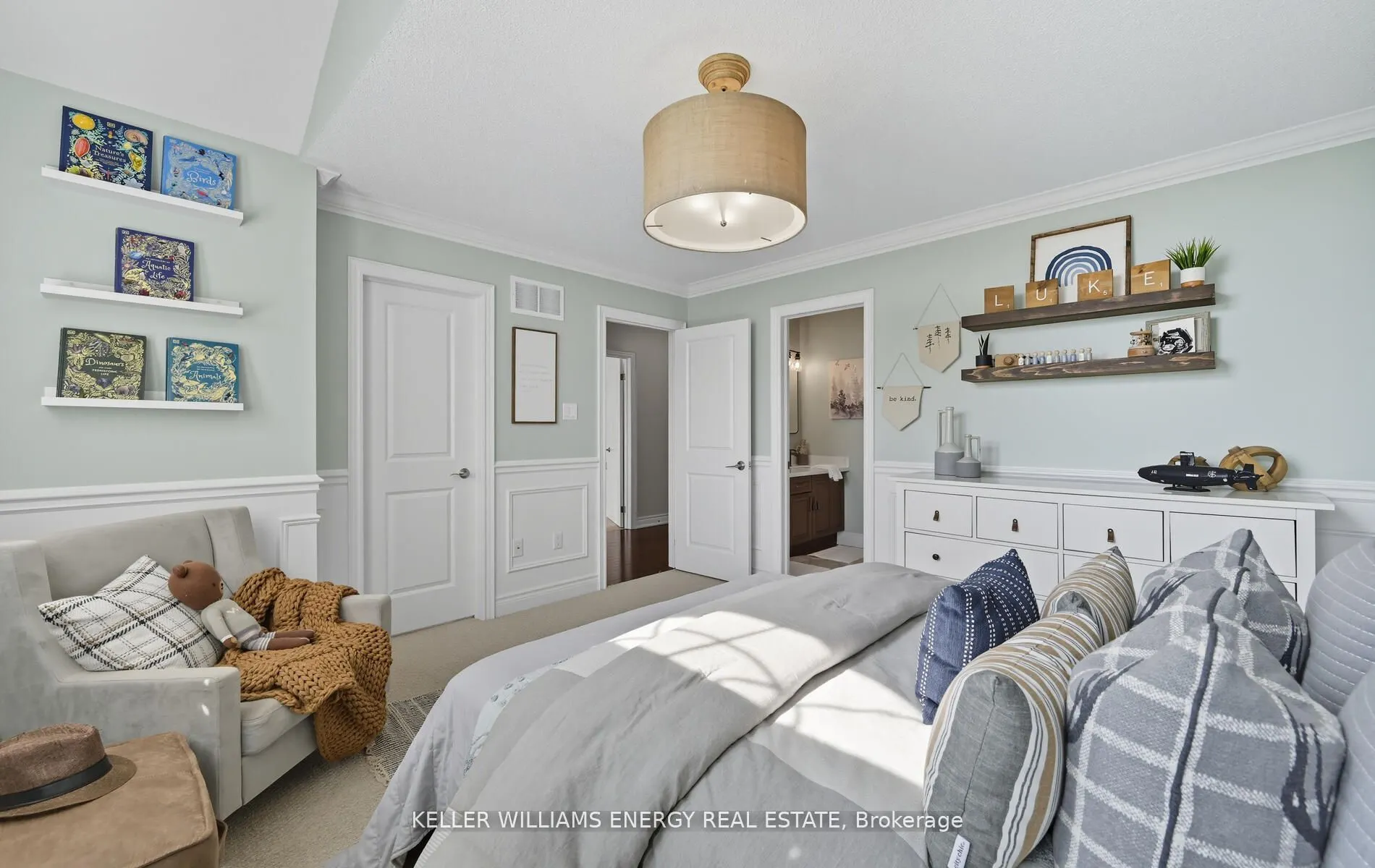 28 Coach Crescent