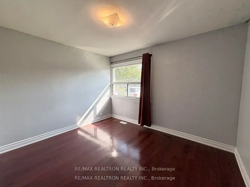 564 McCowan Road, #Main