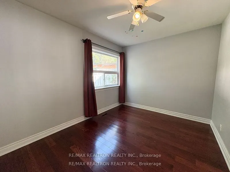 564 McCowan Road, #Main