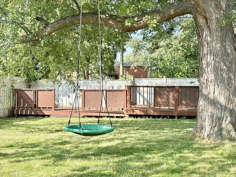 564 McCowan Road, #Main