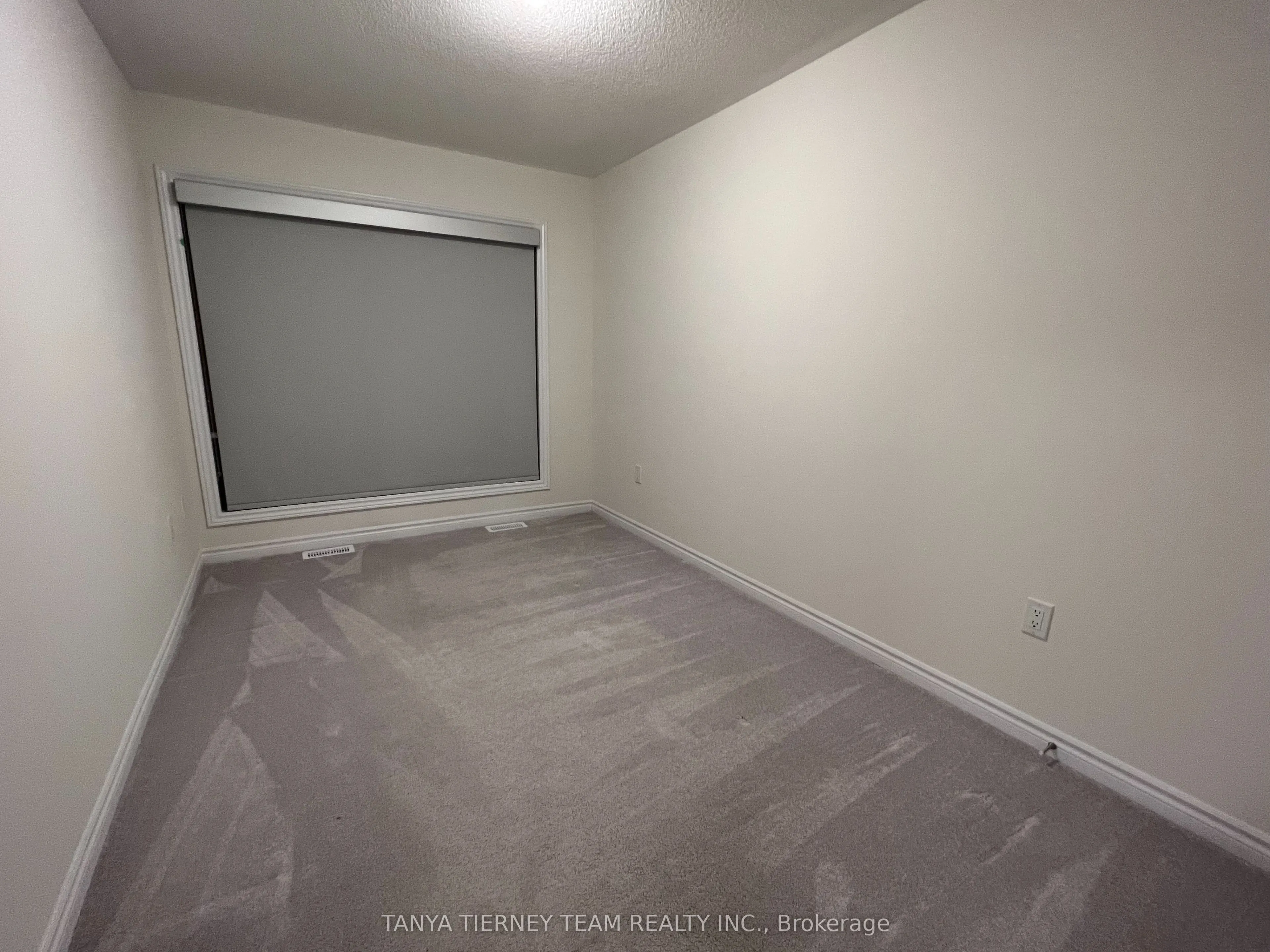 288 Carnwith Drive E