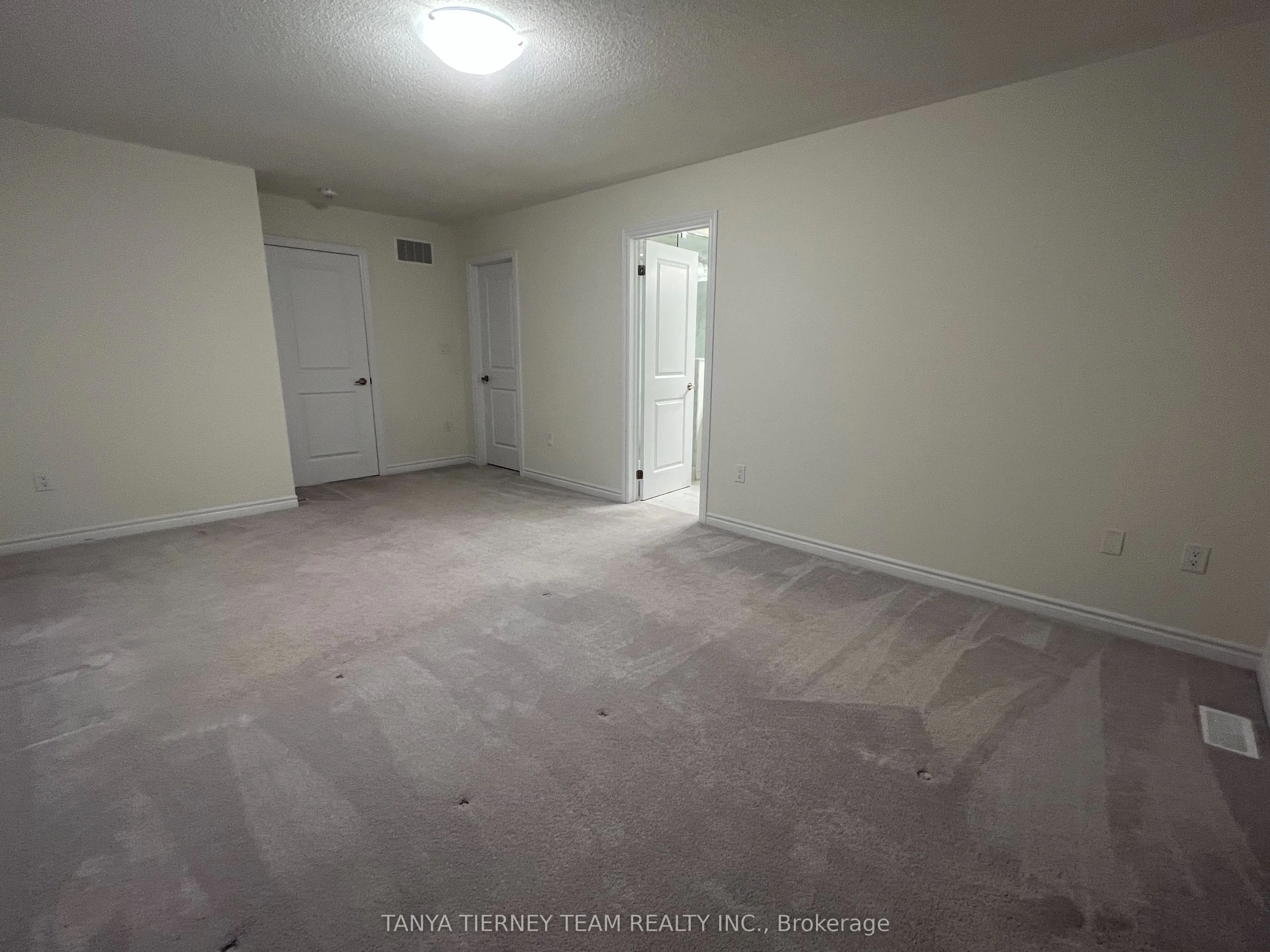 288 Carnwith Drive E