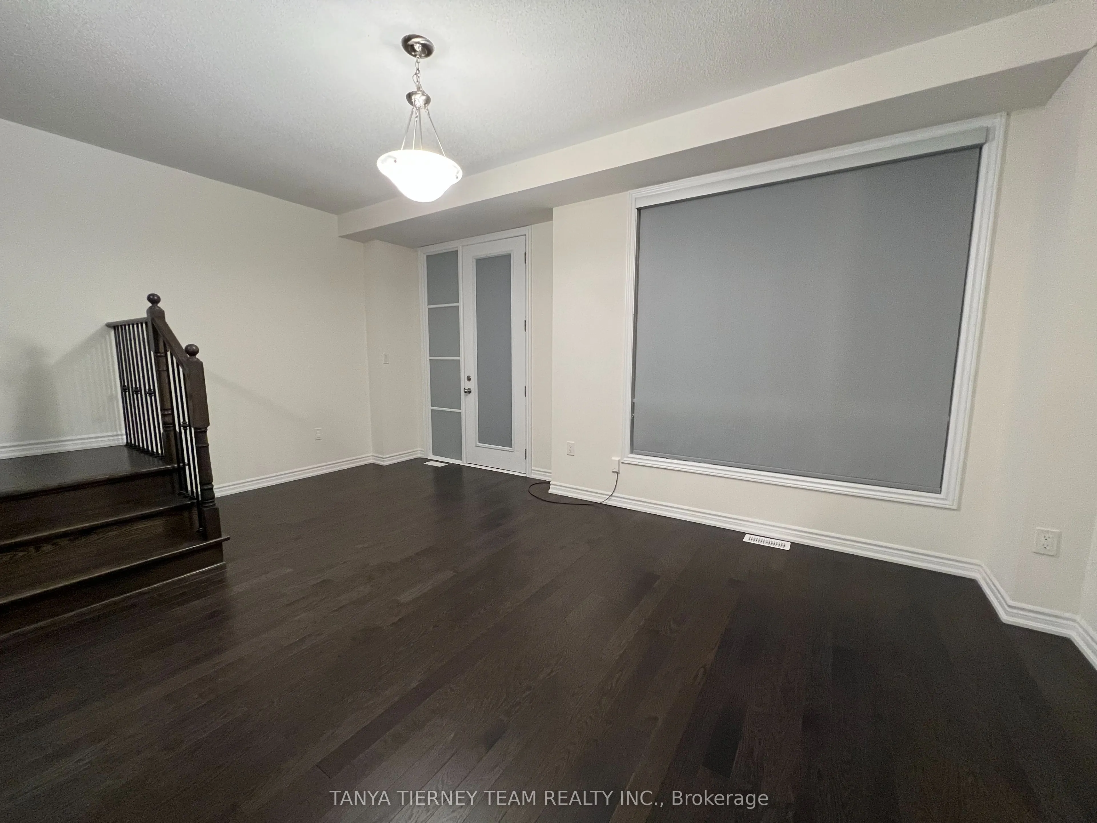 288 Carnwith Drive E