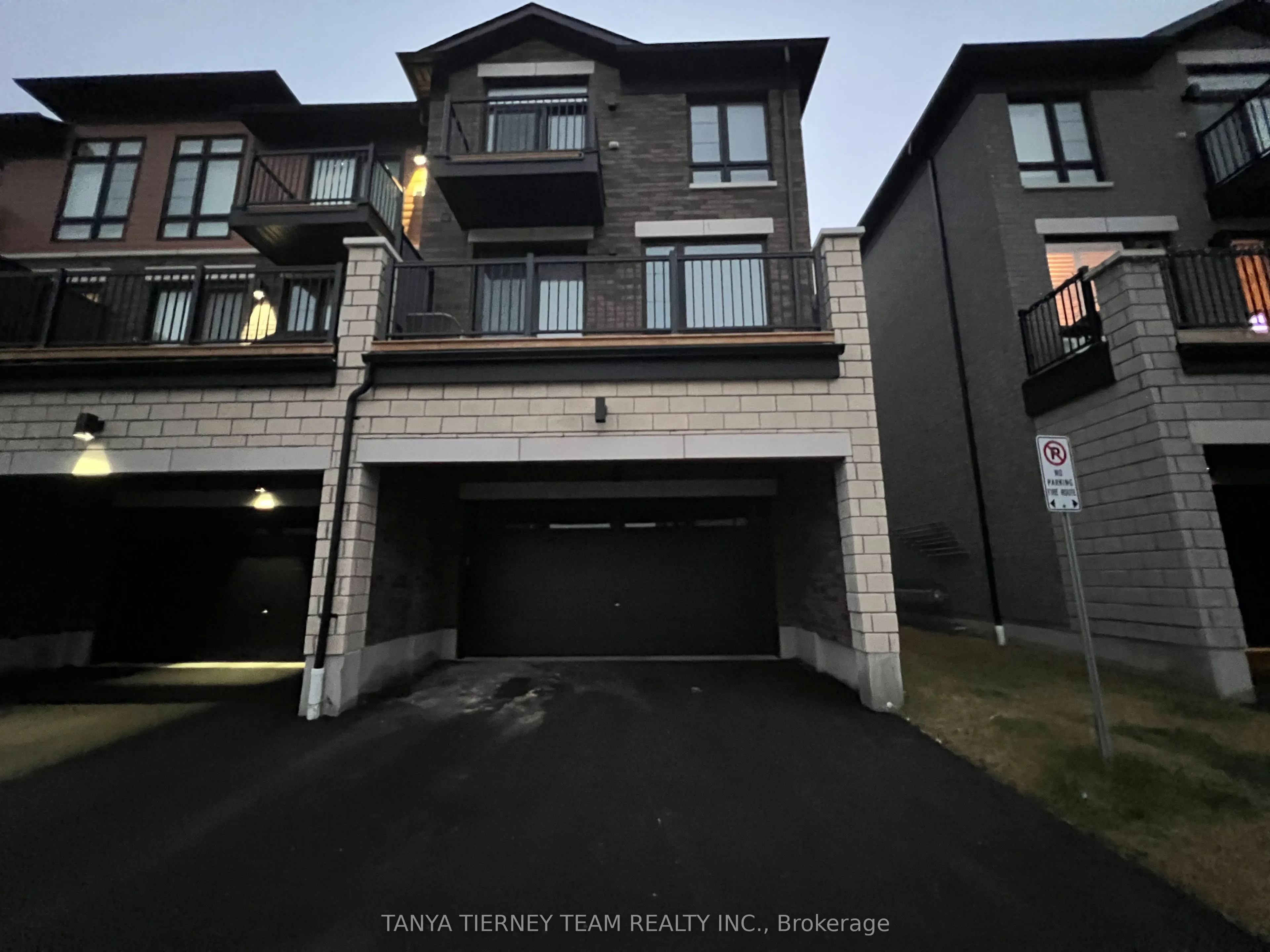 288 Carnwith Drive E