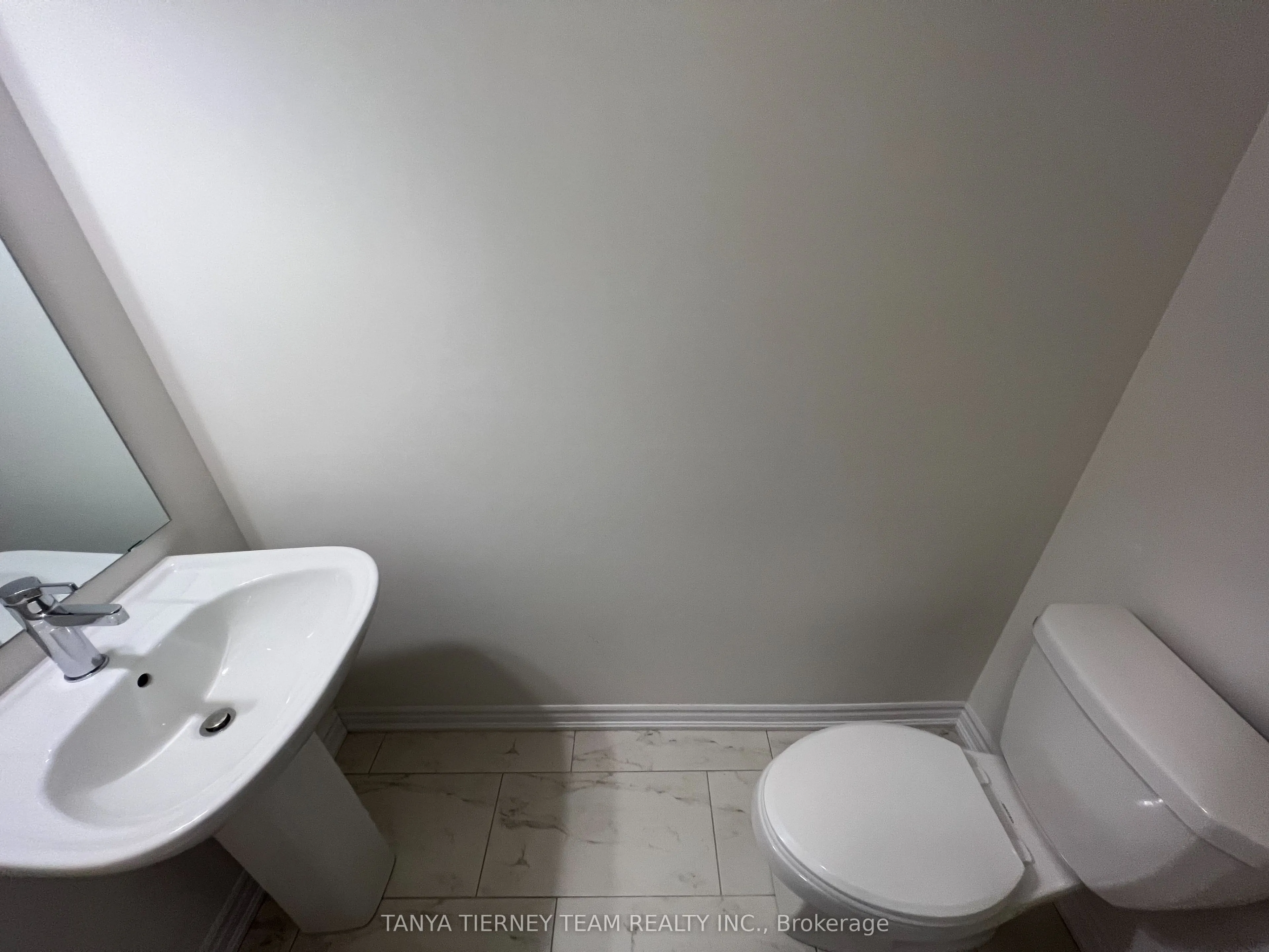 288 Carnwith Drive E