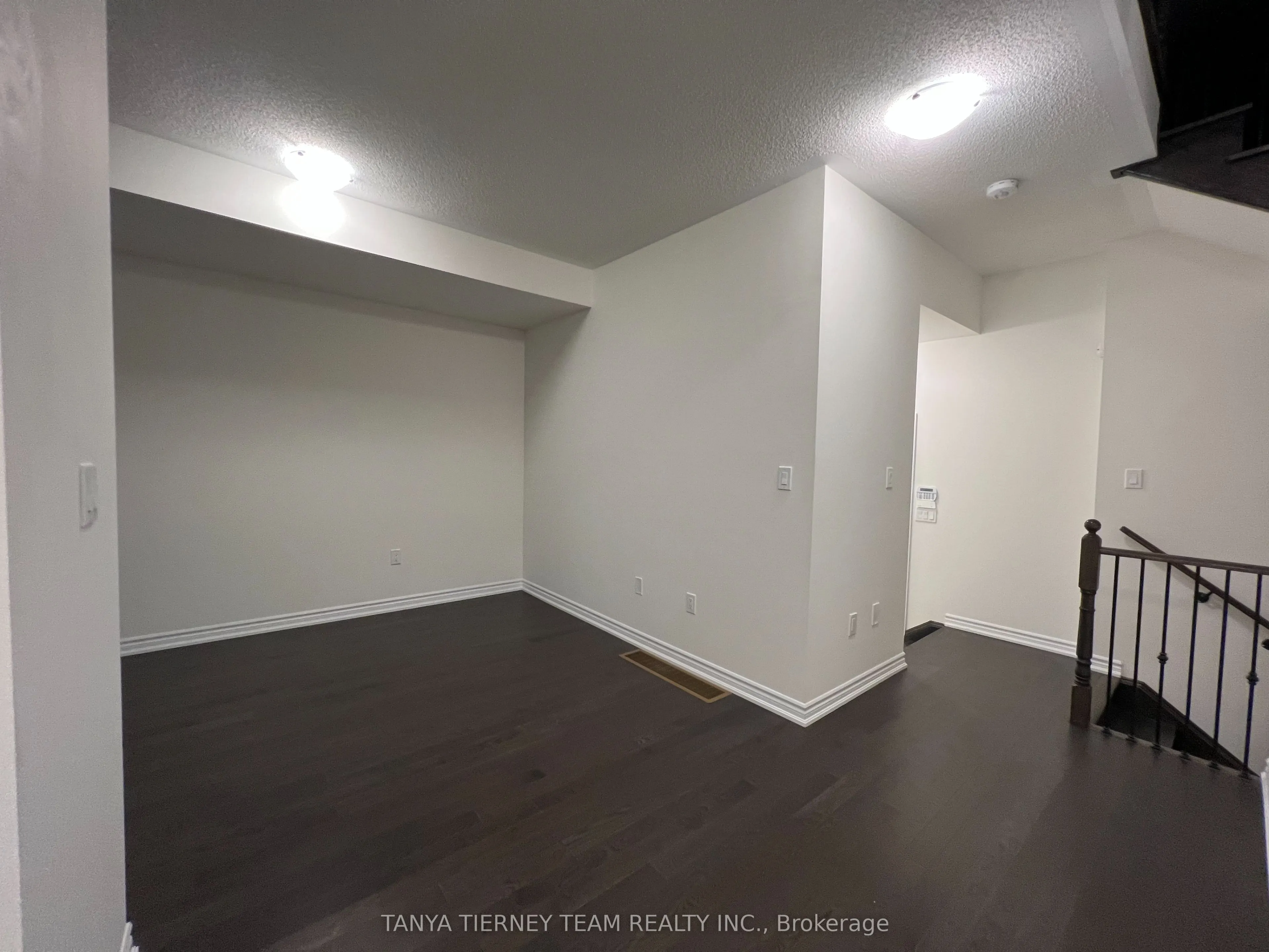 288 Carnwith Drive E