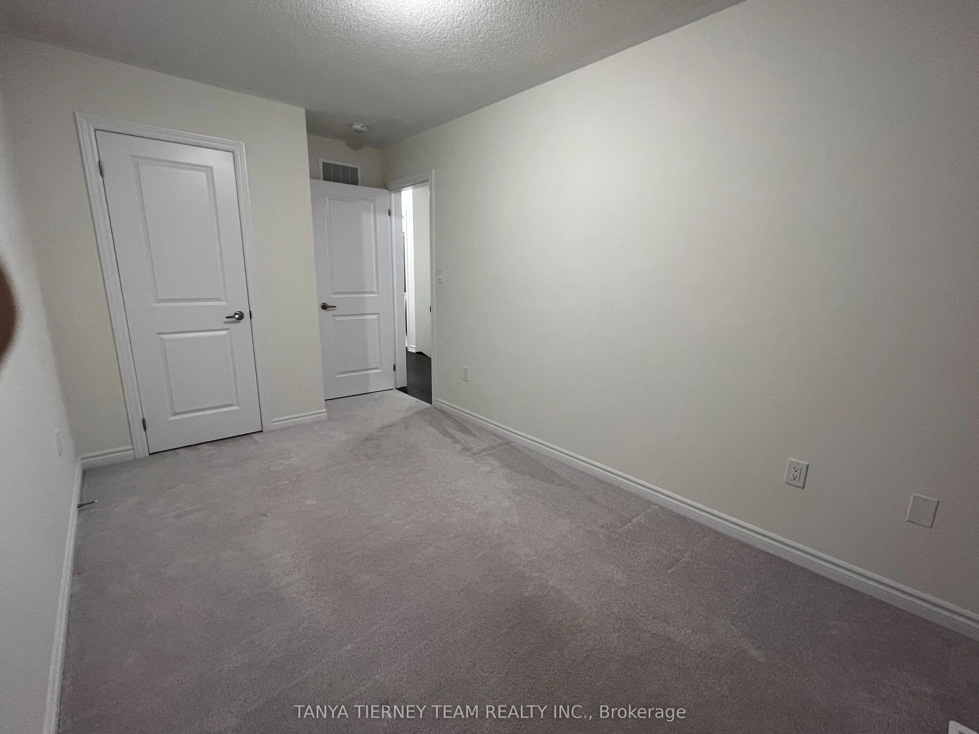 288 Carnwith Drive E