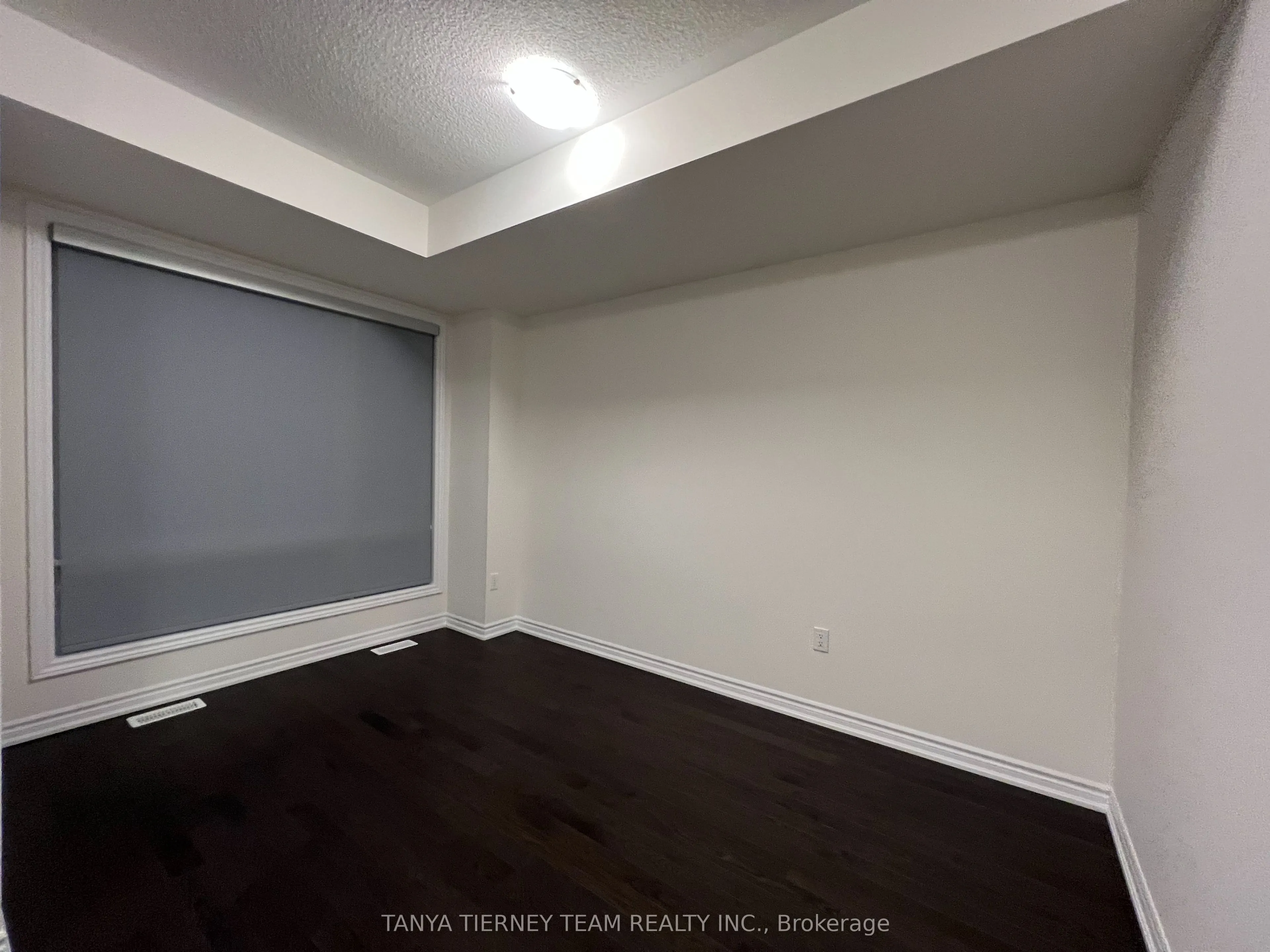 288 Carnwith Drive E