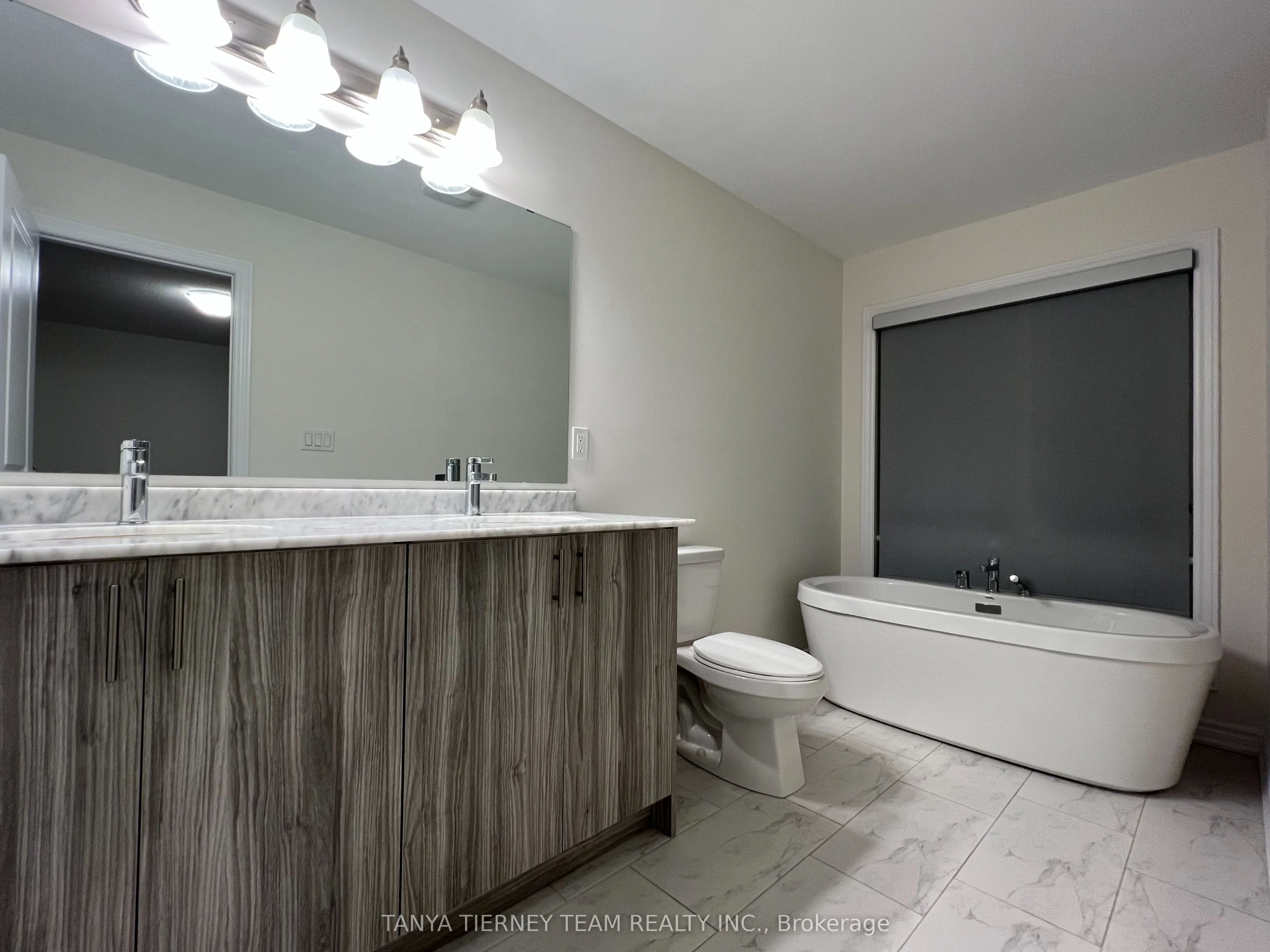 288 Carnwith Drive E