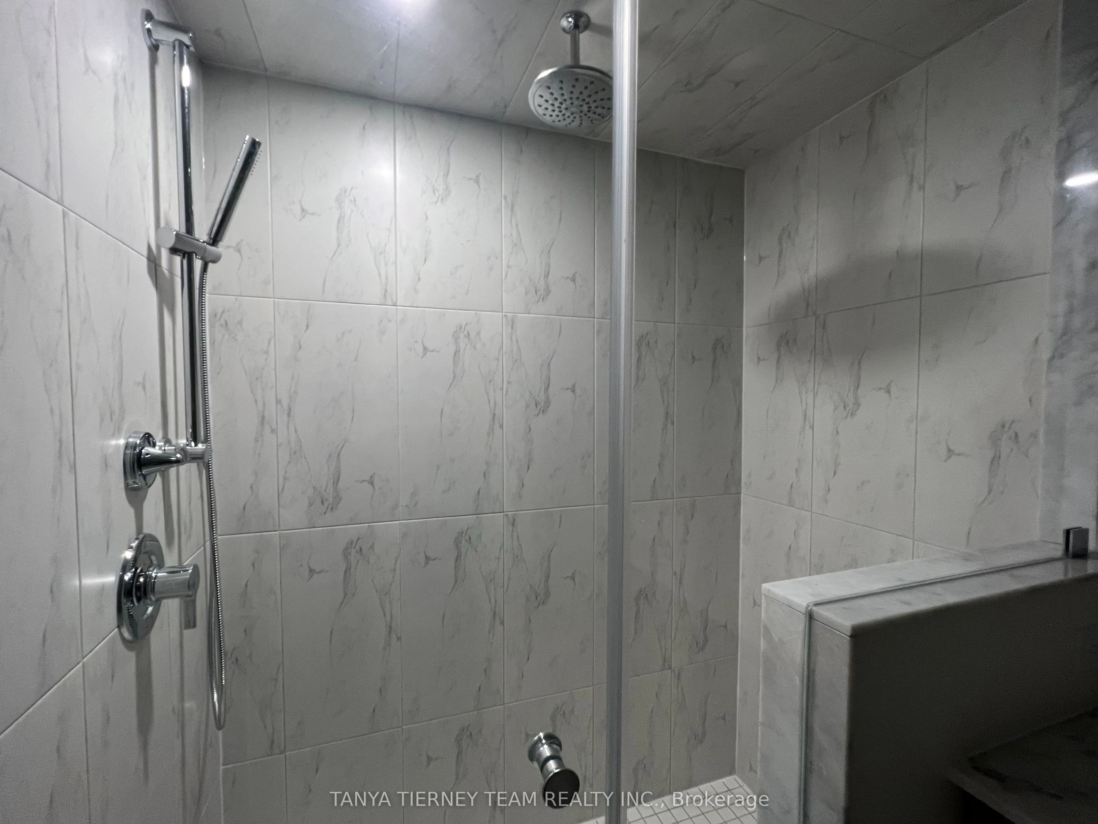 288 Carnwith Drive E